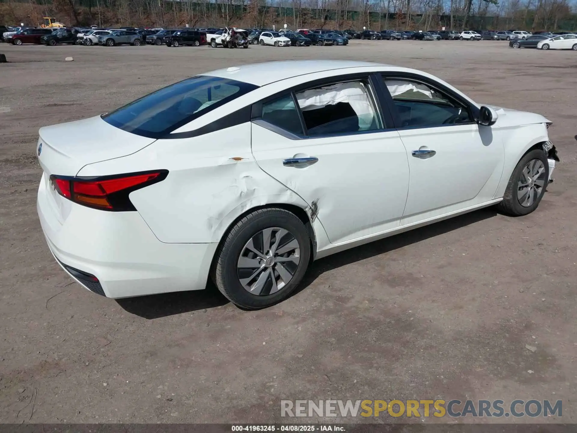 4 Photograph of a damaged car 1N4BL4BV0KC218219 NISSAN ALTIMA 2019