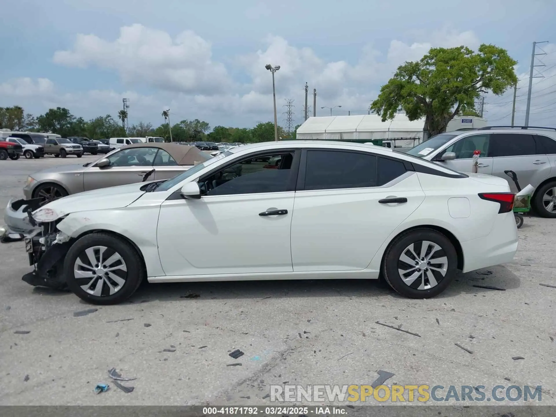 14 Photograph of a damaged car 1N4BL4BV0KC221623 NISSAN ALTIMA 2019