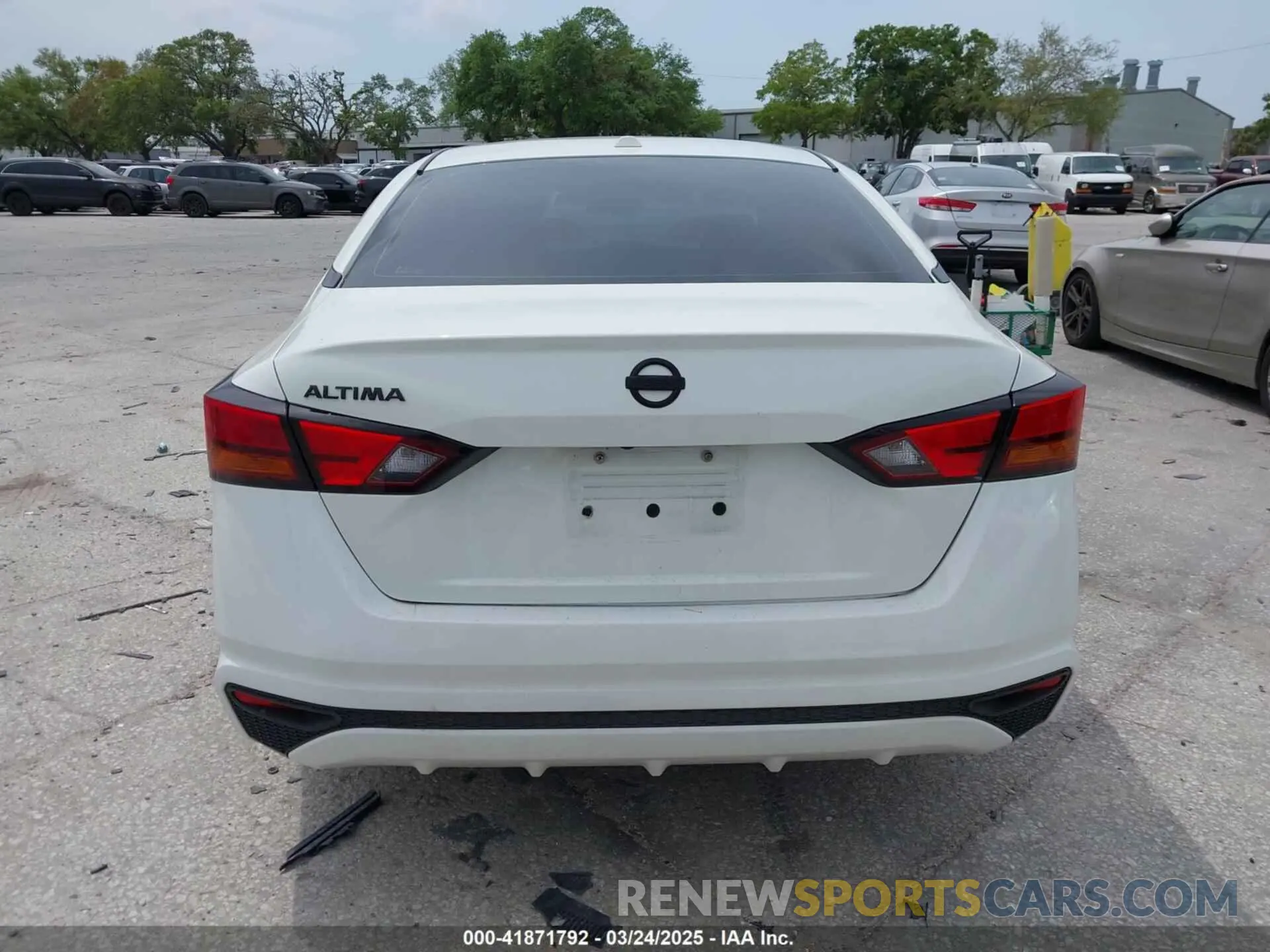 16 Photograph of a damaged car 1N4BL4BV0KC221623 NISSAN ALTIMA 2019