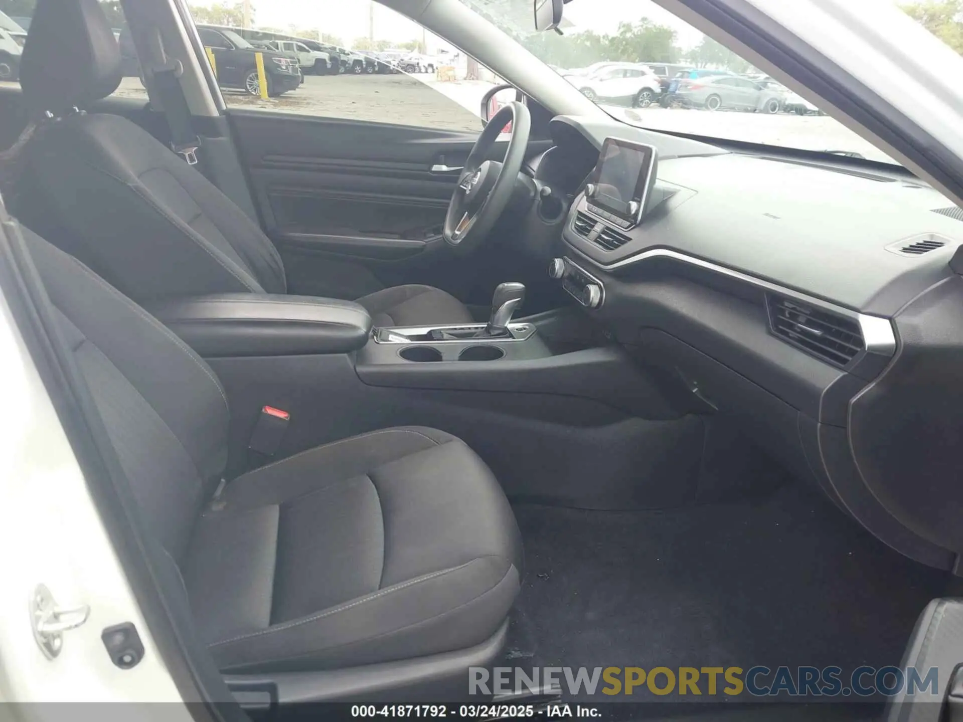 5 Photograph of a damaged car 1N4BL4BV0KC221623 NISSAN ALTIMA 2019