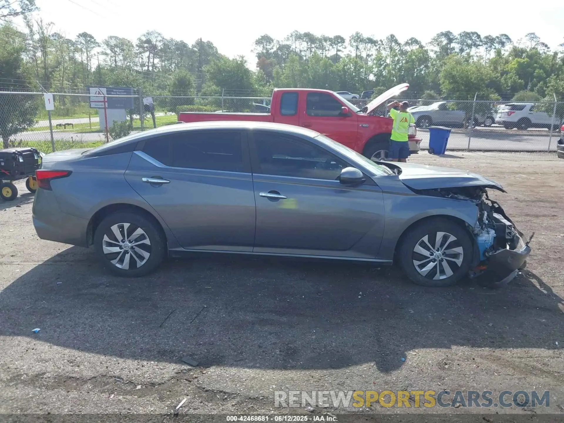13 Photograph of a damaged car 1N4BL4BV0KC227728 NISSAN ALTIMA 2019