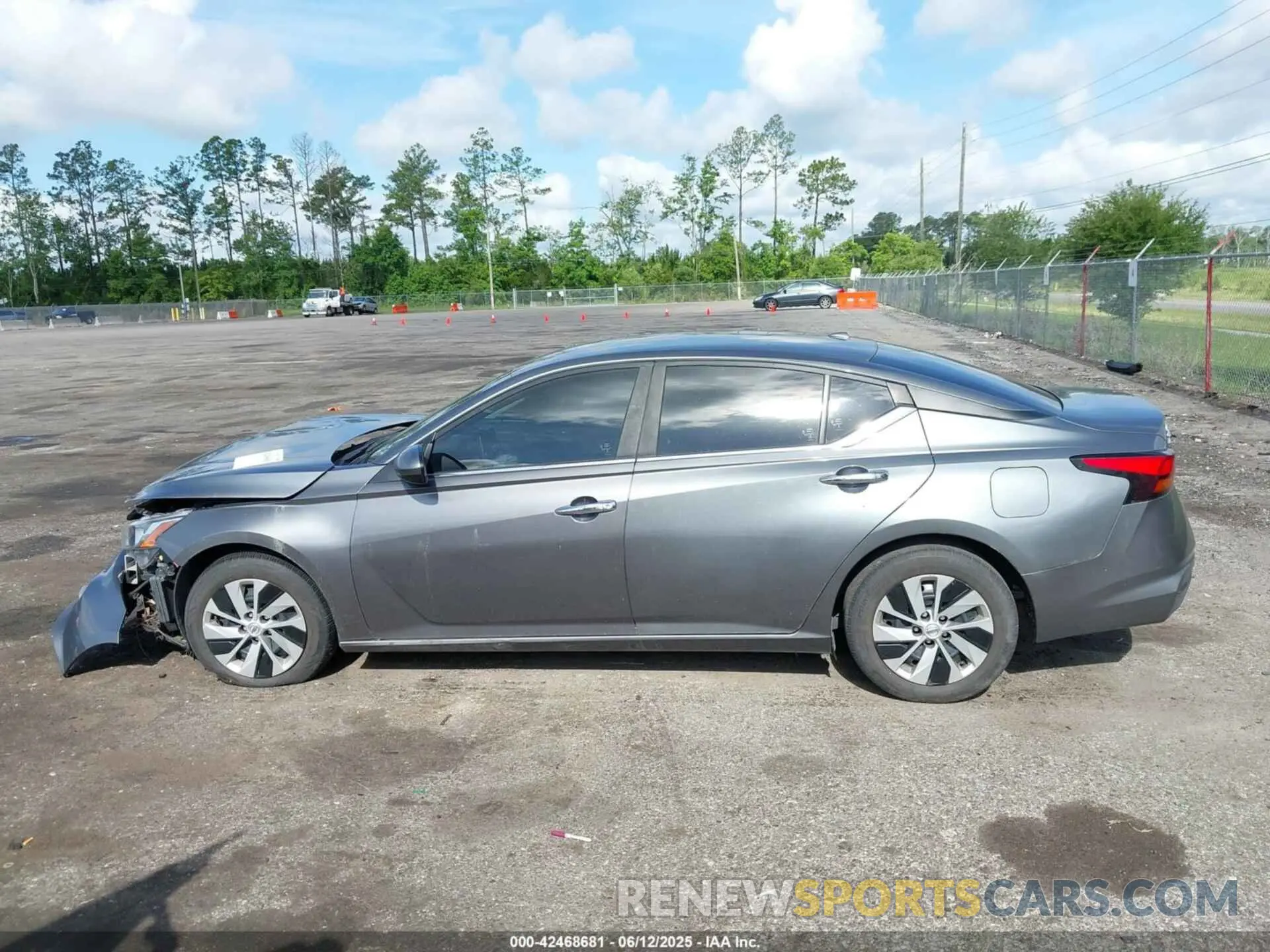 14 Photograph of a damaged car 1N4BL4BV0KC227728 NISSAN ALTIMA 2019