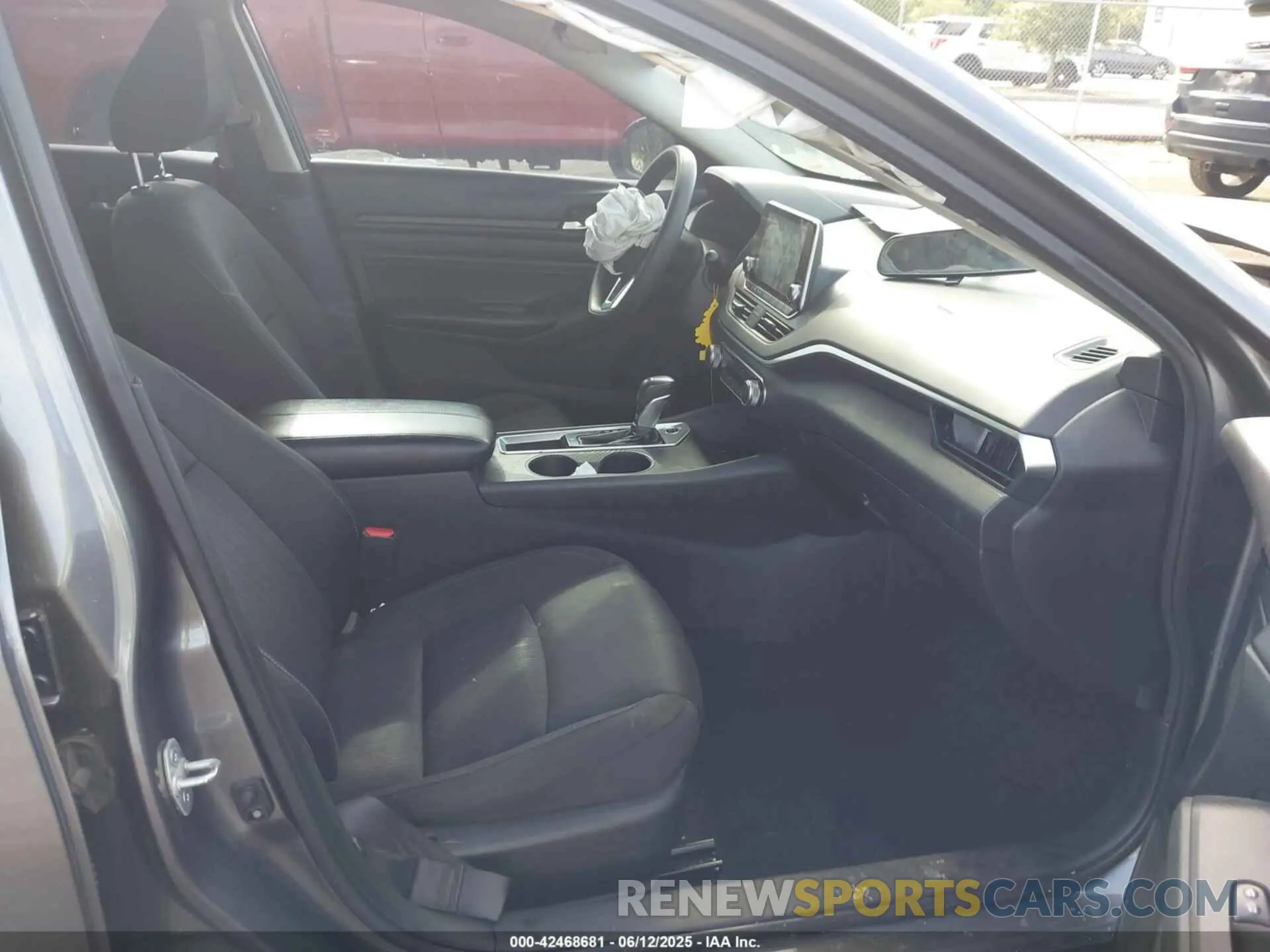 5 Photograph of a damaged car 1N4BL4BV0KC227728 NISSAN ALTIMA 2019