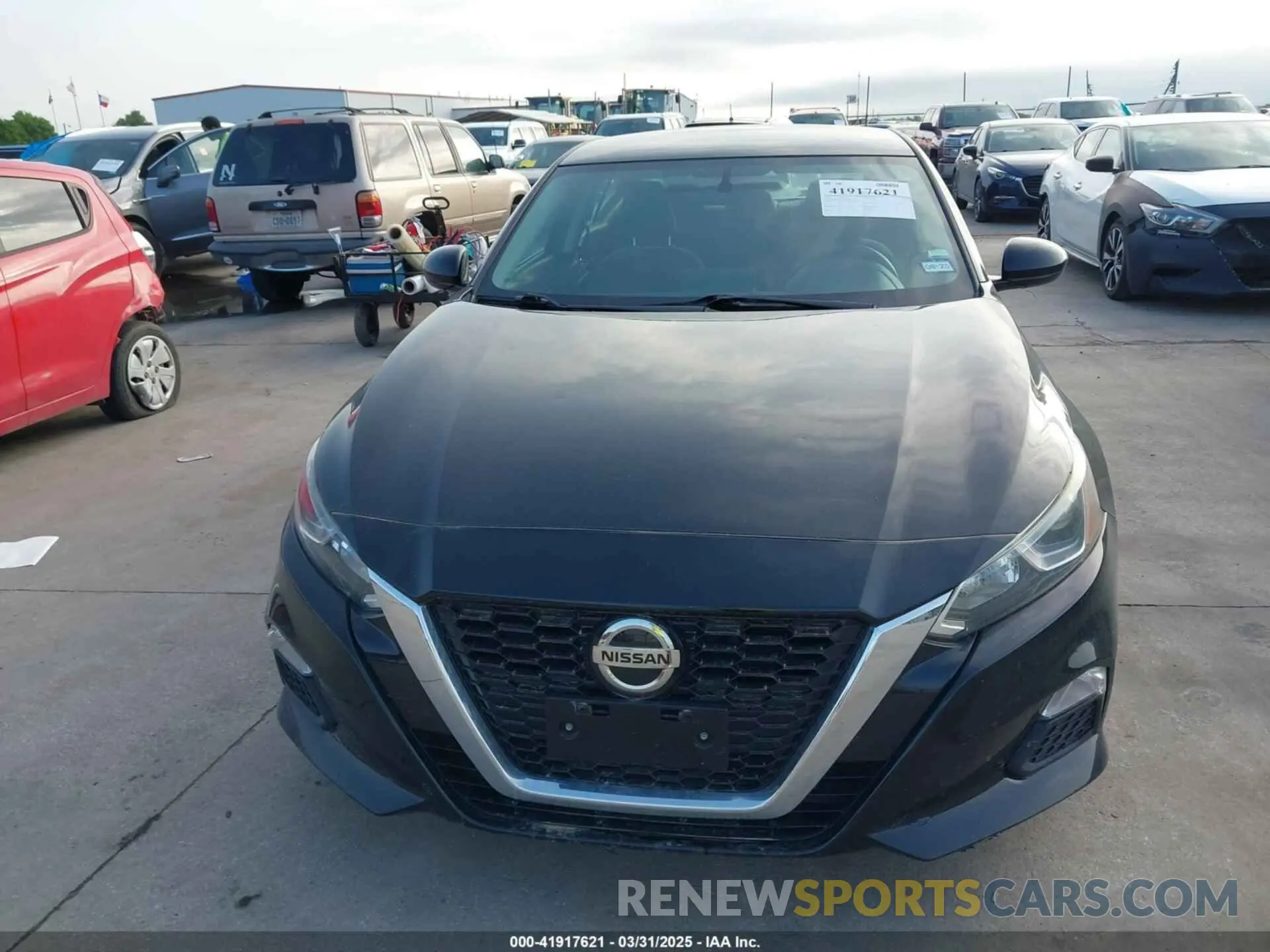13 Photograph of a damaged car 1N4BL4BV0KC233402 NISSAN ALTIMA 2019
