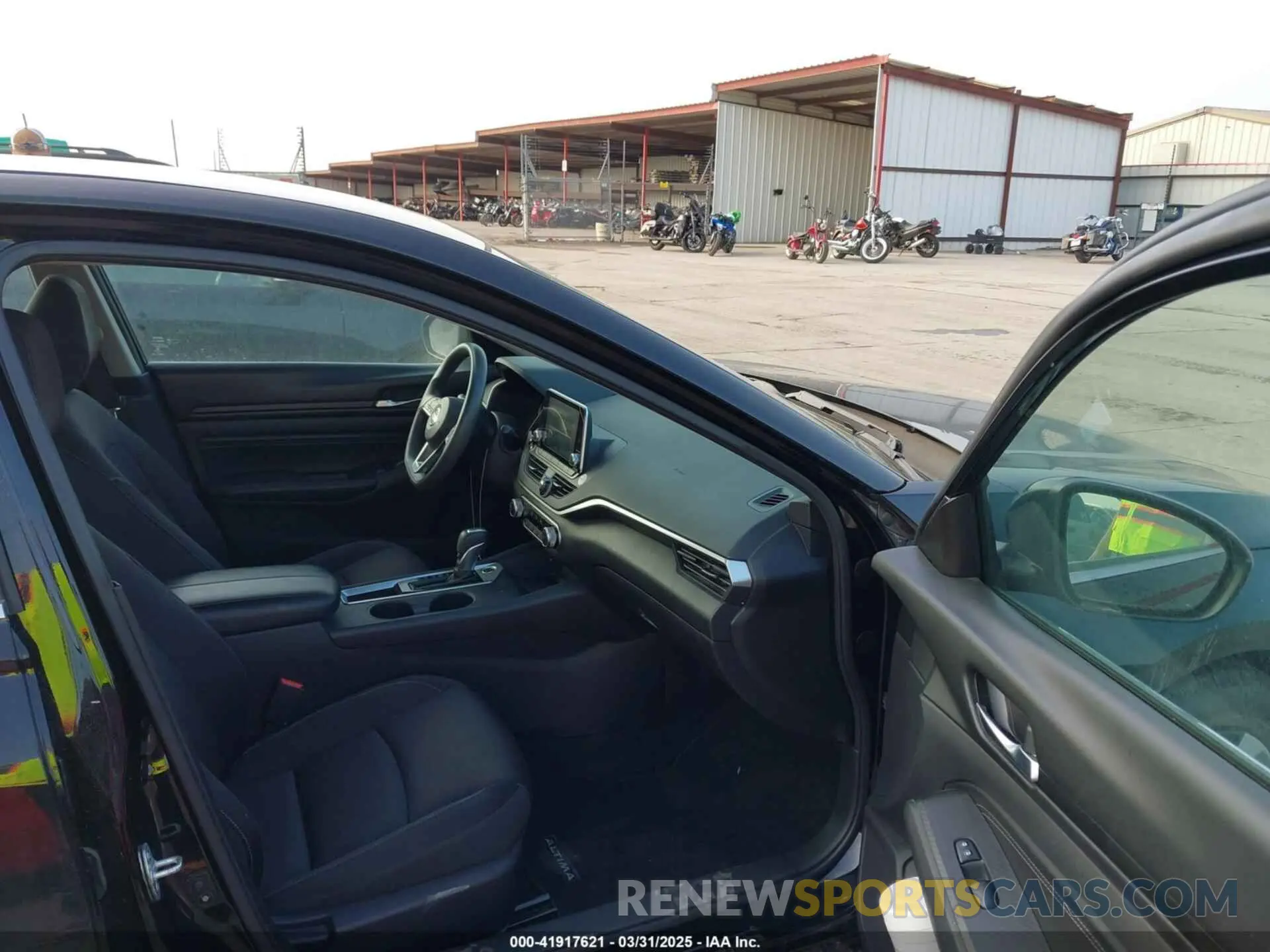 5 Photograph of a damaged car 1N4BL4BV0KC233402 NISSAN ALTIMA 2019