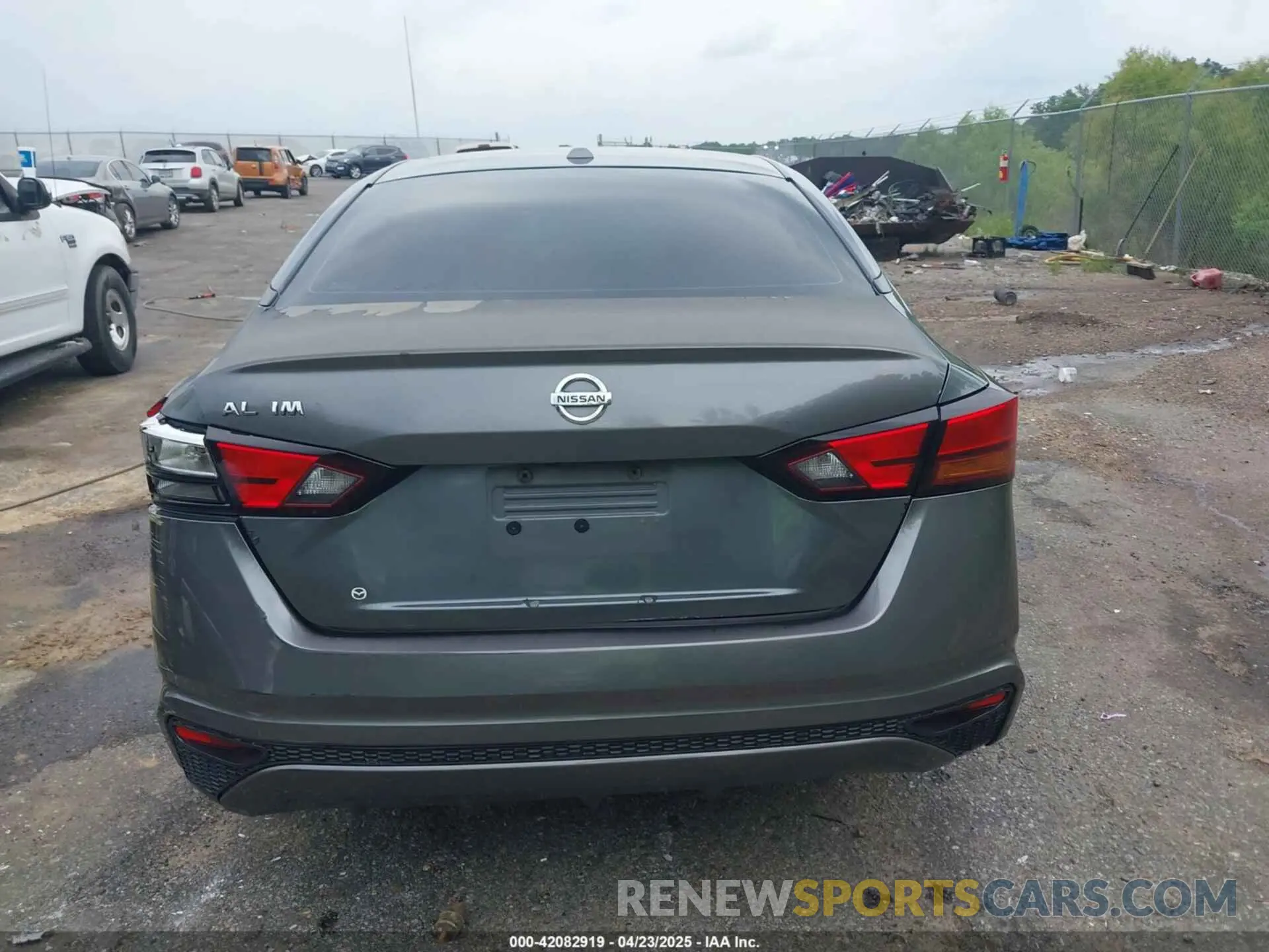 16 Photograph of a damaged car 1N4BL4BV0KC249440 NISSAN ALTIMA 2019