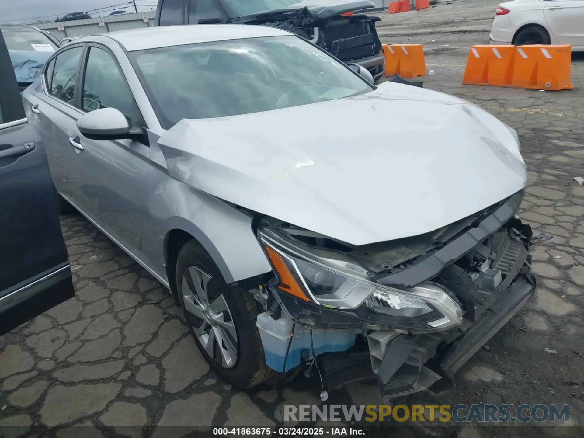 1 Photograph of a damaged car 1N4BL4BV0KC254007 NISSAN ALTIMA 2019