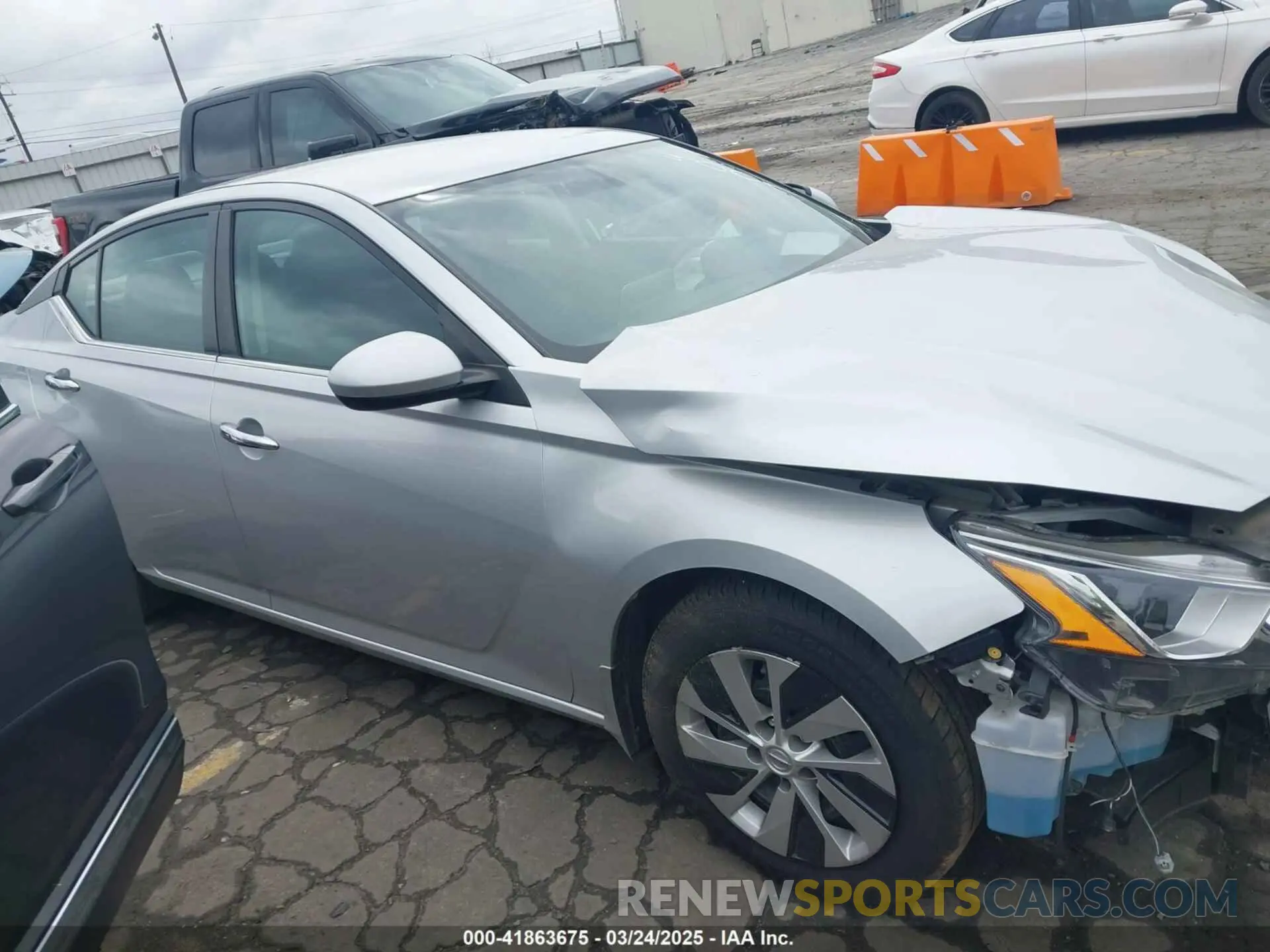 13 Photograph of a damaged car 1N4BL4BV0KC254007 NISSAN ALTIMA 2019