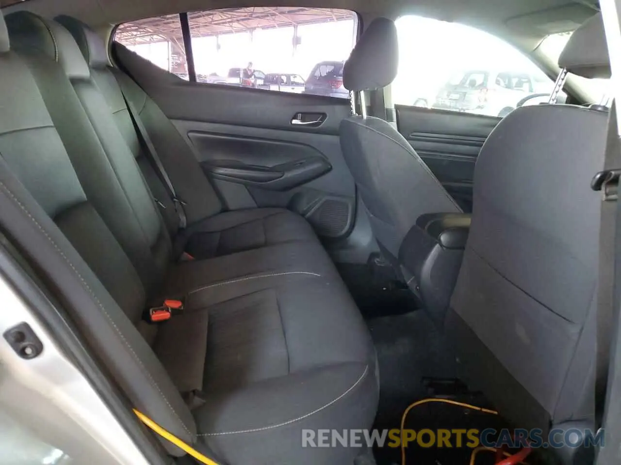 10 Photograph of a damaged car 1N4BL4BV0KC259353 NISSAN ALTIMA 2019
