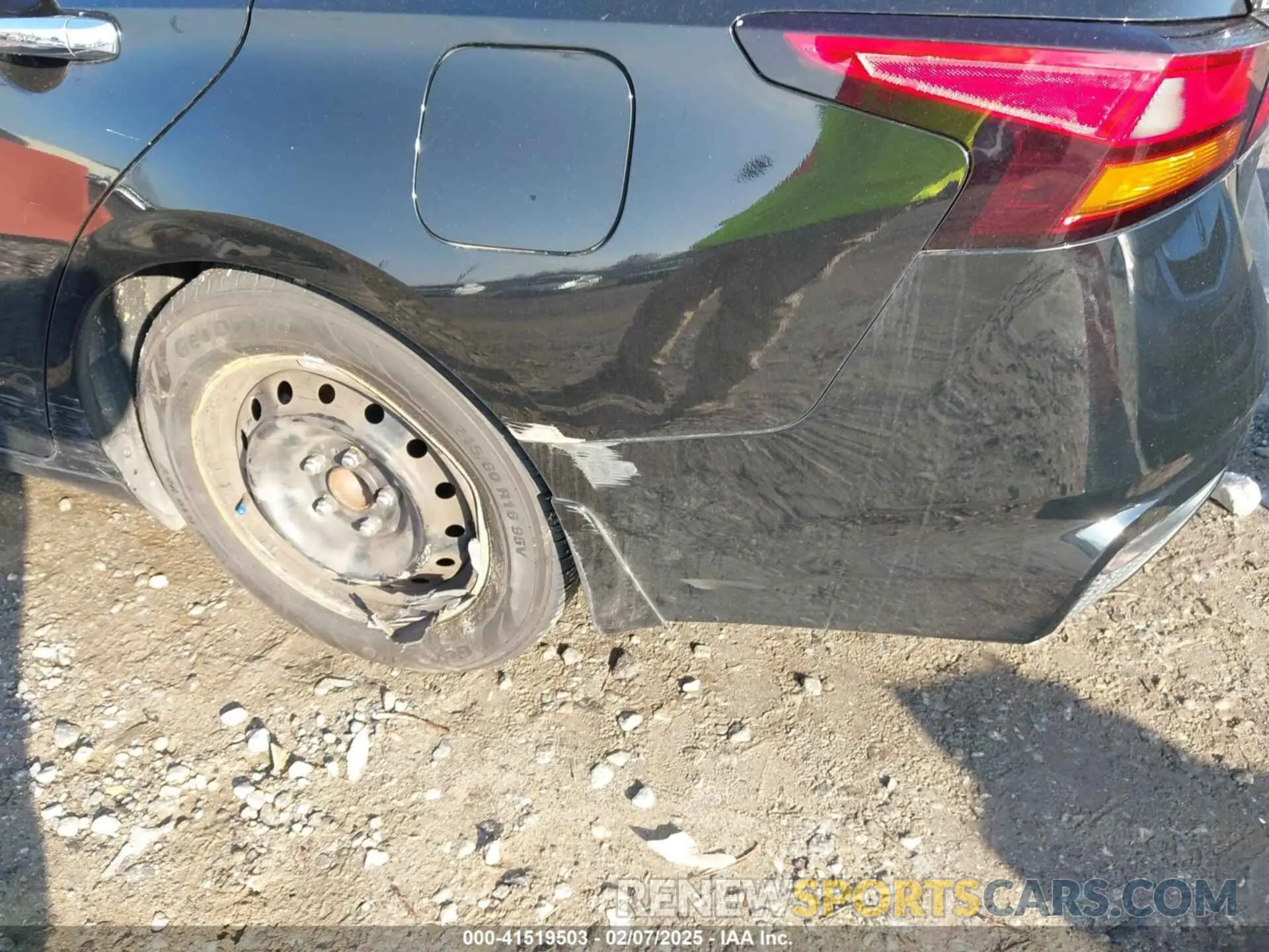19 Photograph of a damaged car 1N4BL4BV0KN328384 NISSAN ALTIMA 2019