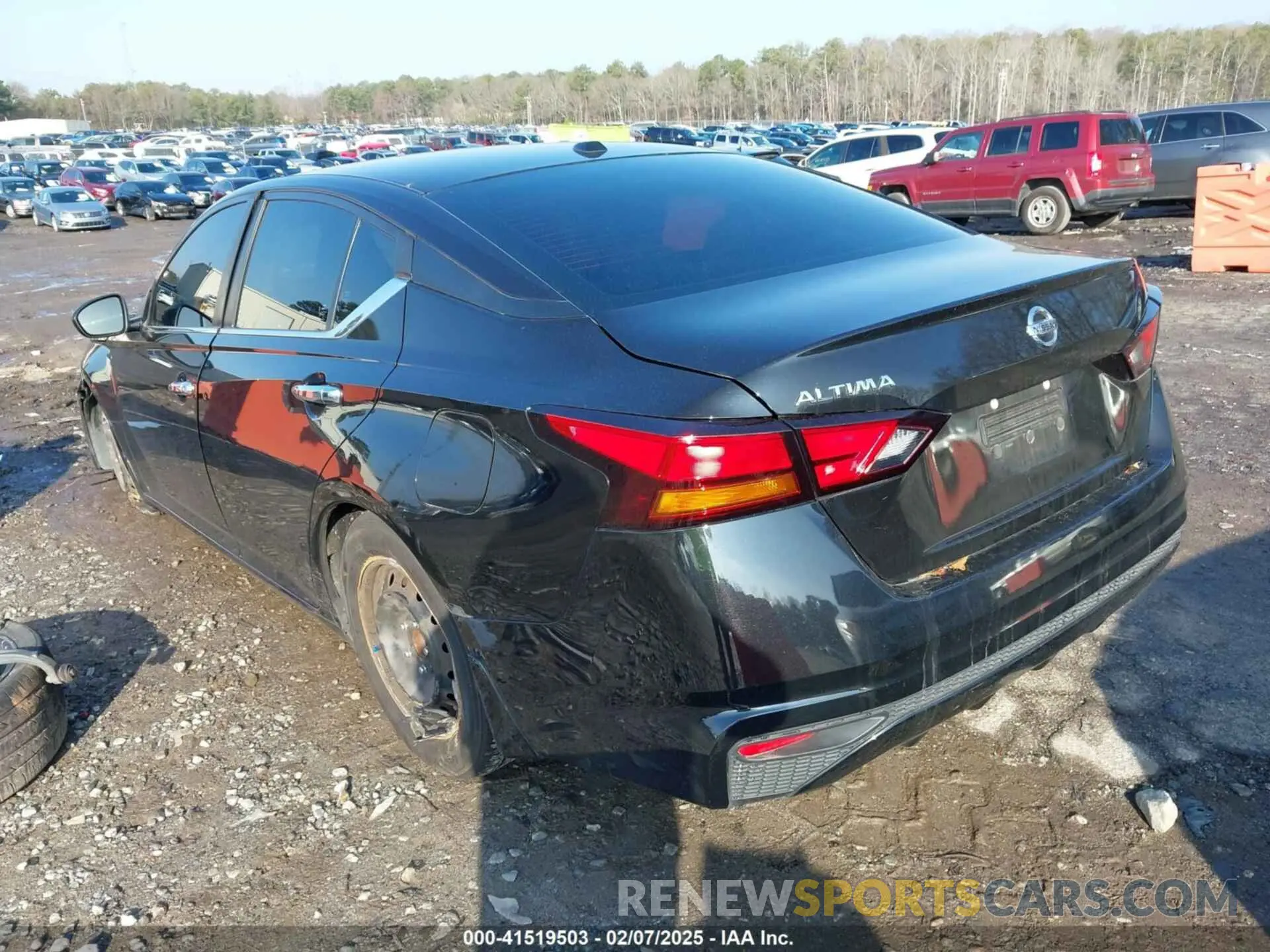 3 Photograph of a damaged car 1N4BL4BV0KN328384 NISSAN ALTIMA 2019