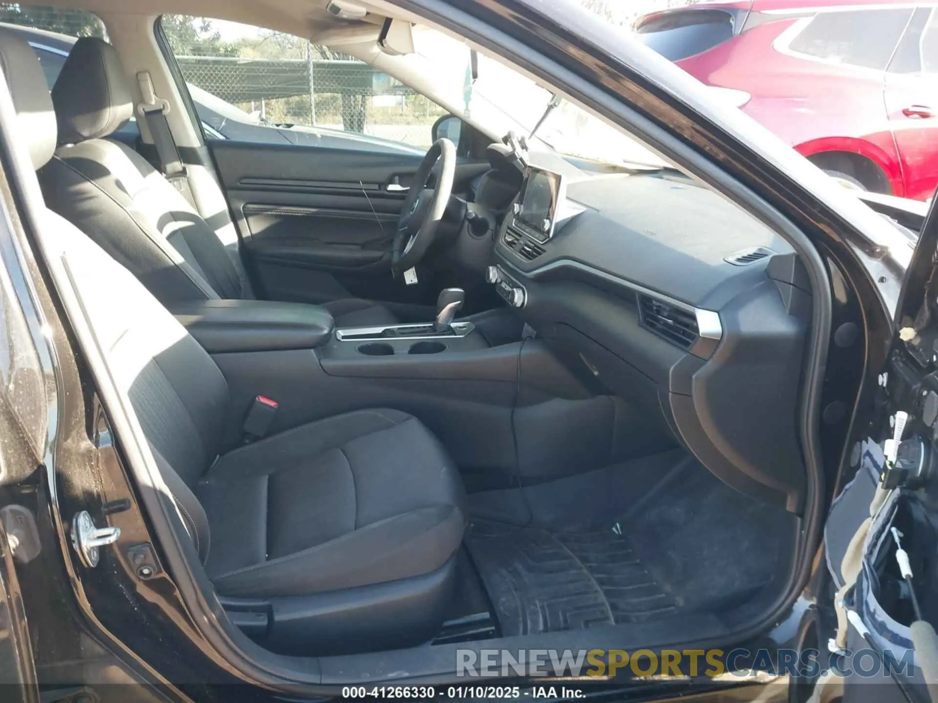5 Photograph of a damaged car 1N4BL4BV1KC103953 NISSAN ALTIMA 2019