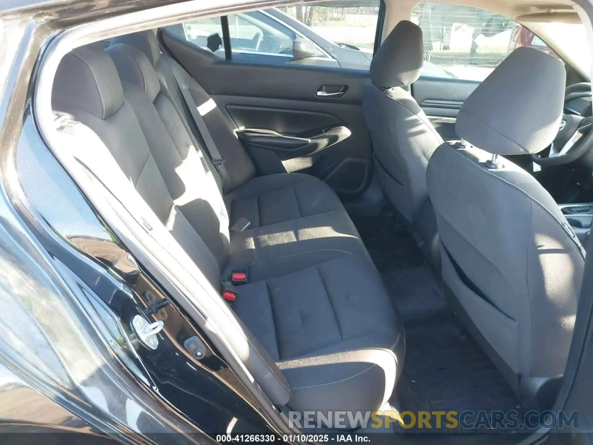 8 Photograph of a damaged car 1N4BL4BV1KC103953 NISSAN ALTIMA 2019