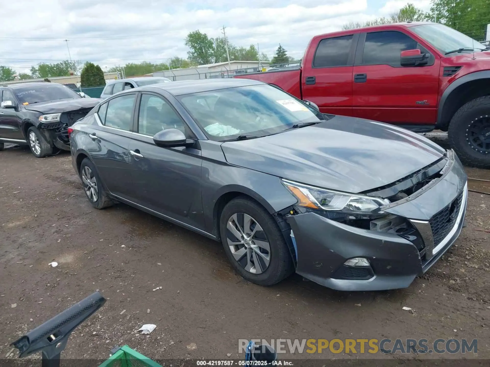 1 Photograph of a damaged car 1N4BL4BV1KC111566 NISSAN ALTIMA 2019