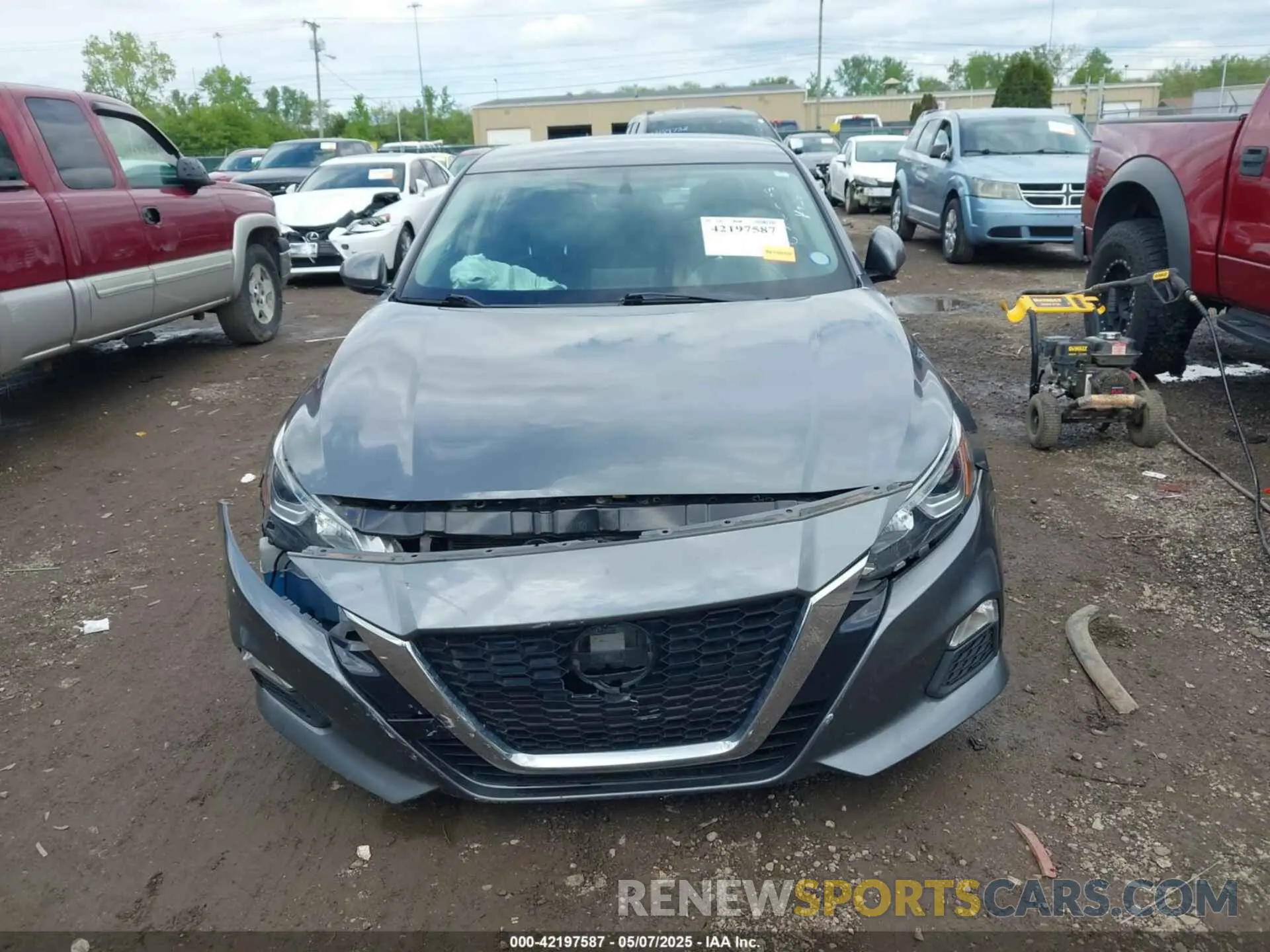 12 Photograph of a damaged car 1N4BL4BV1KC111566 NISSAN ALTIMA 2019