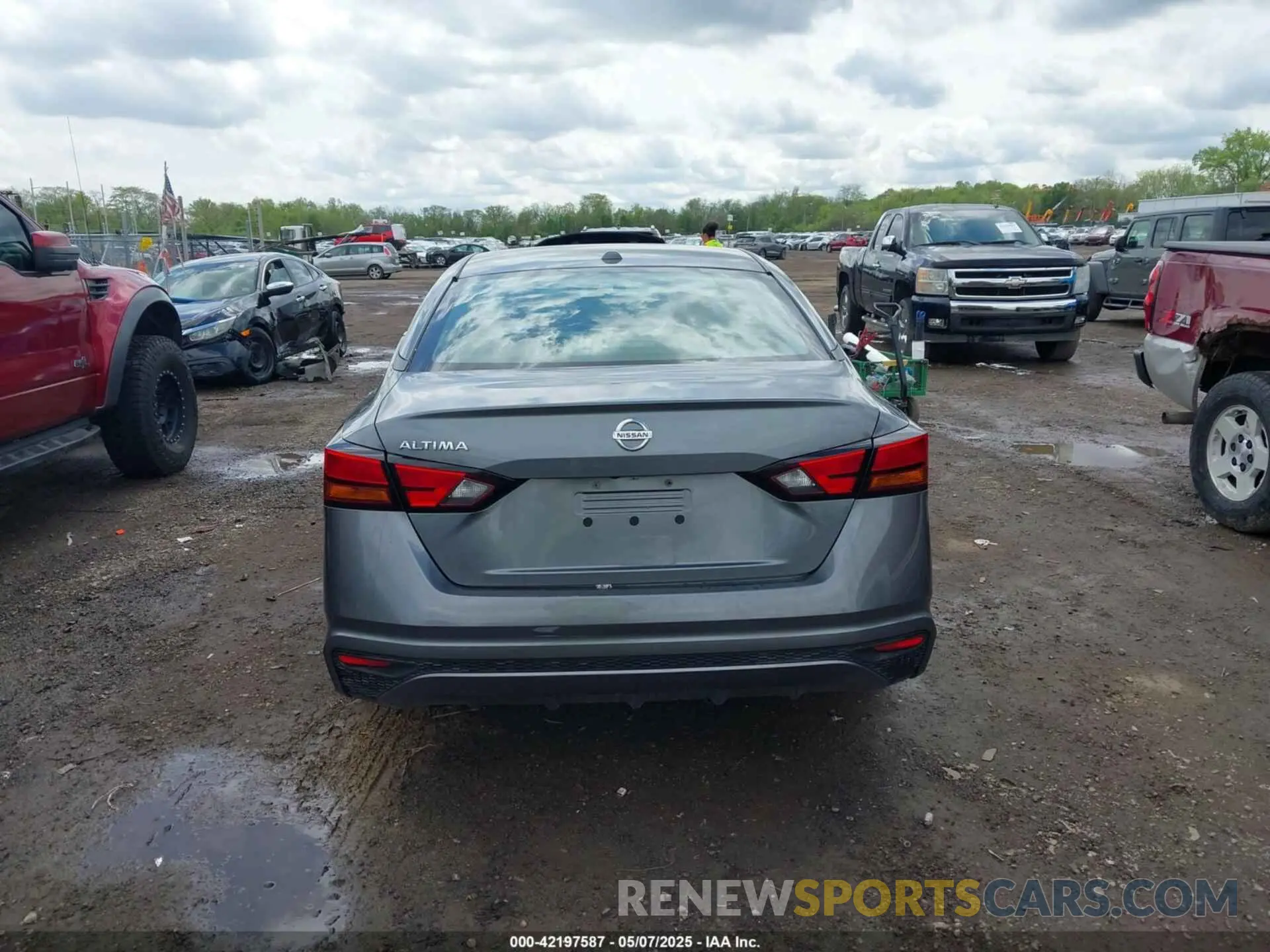 16 Photograph of a damaged car 1N4BL4BV1KC111566 NISSAN ALTIMA 2019