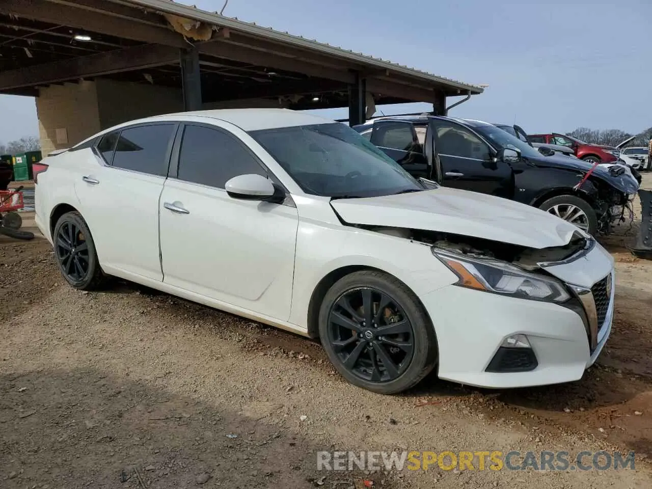 4 Photograph of a damaged car 1N4BL4BV1KC114161 NISSAN ALTIMA 2019