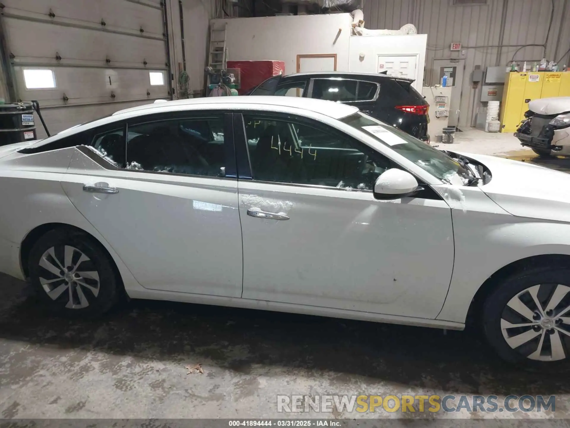 13 Photograph of a damaged car 1N4BL4BV1KC129923 NISSAN ALTIMA 2019