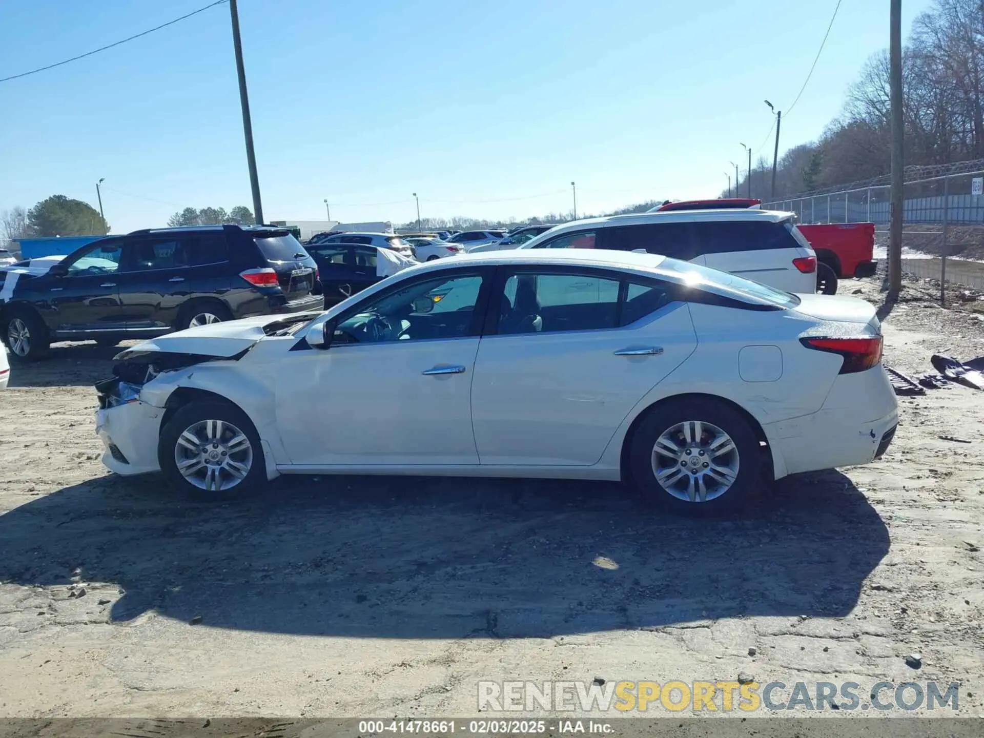 15 Photograph of a damaged car 1N4BL4BV1KC139318 NISSAN ALTIMA 2019