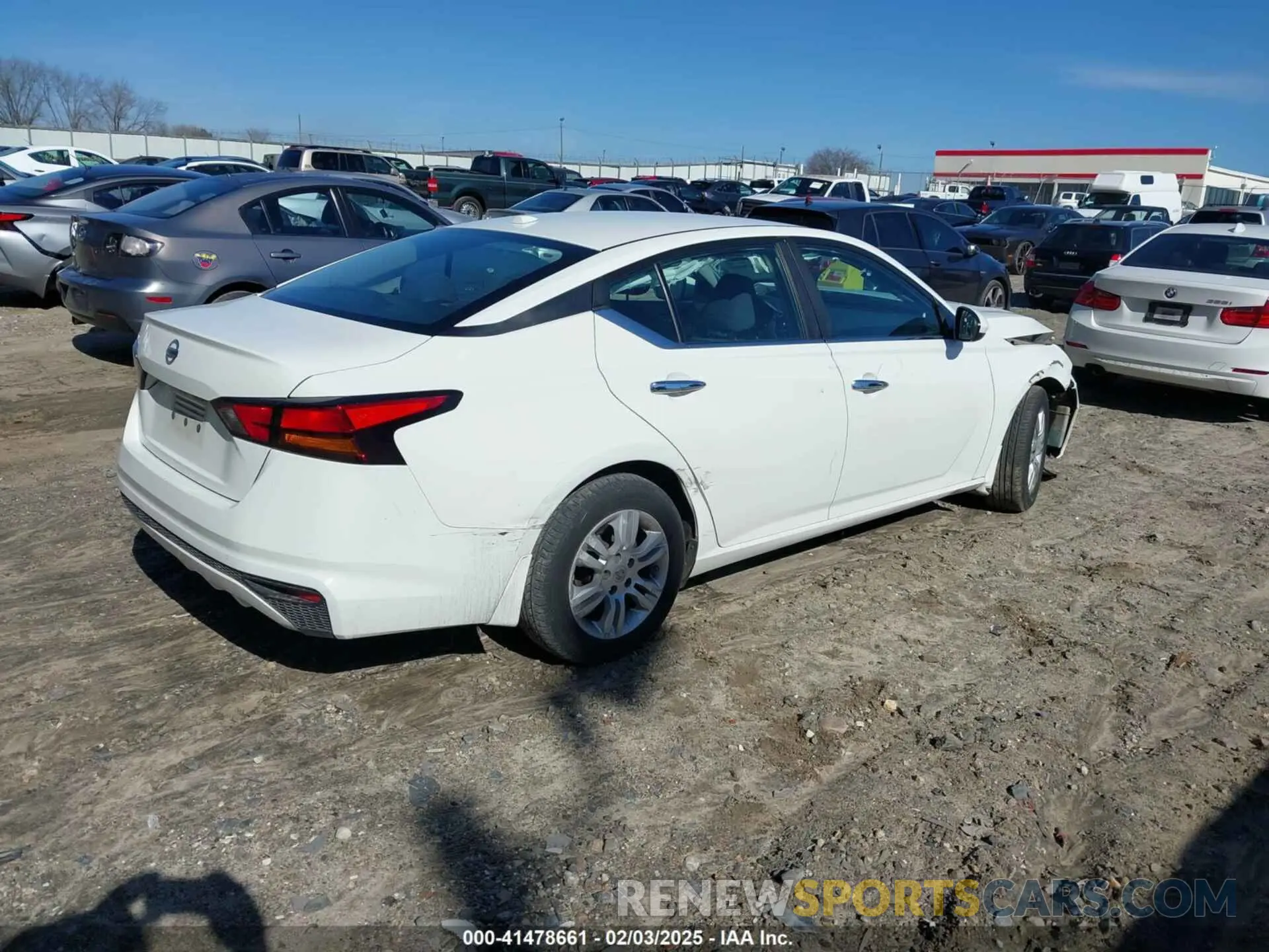 4 Photograph of a damaged car 1N4BL4BV1KC139318 NISSAN ALTIMA 2019