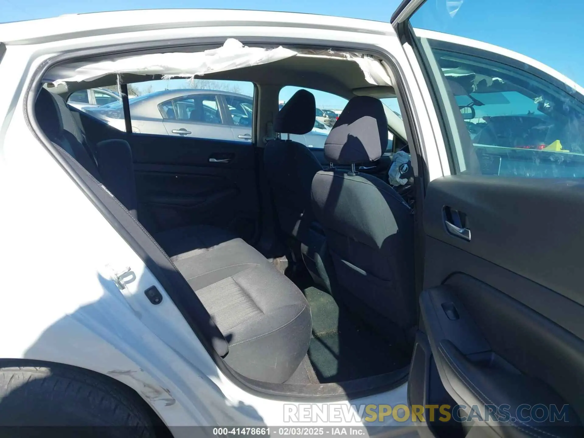 8 Photograph of a damaged car 1N4BL4BV1KC139318 NISSAN ALTIMA 2019