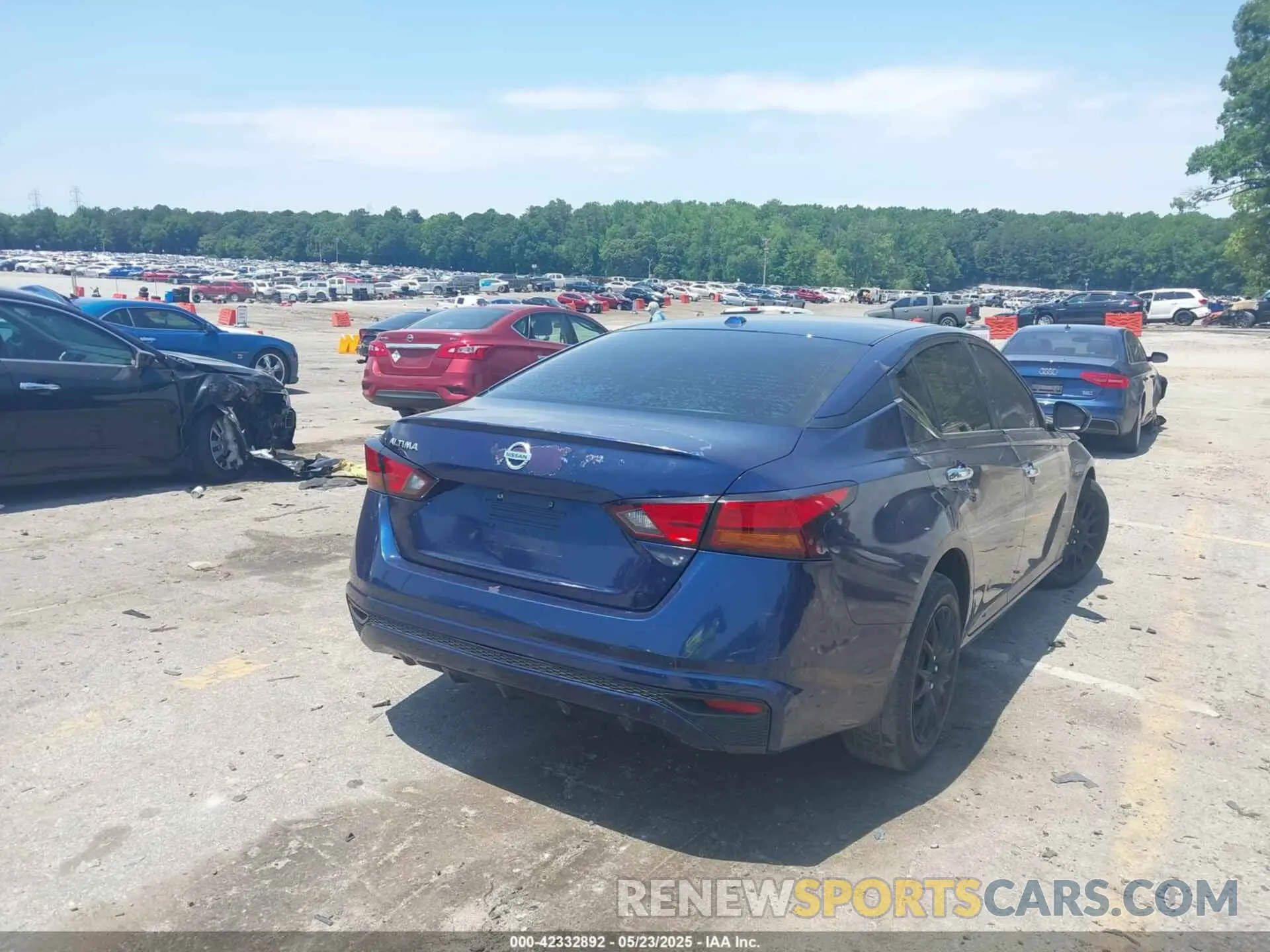 4 Photograph of a damaged car 1N4BL4BV1KC153719 NISSAN ALTIMA 2019