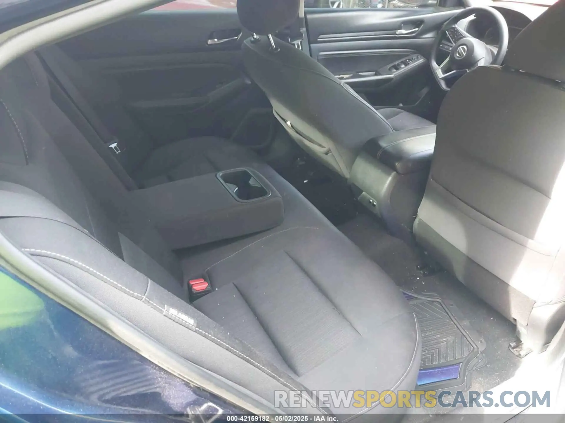8 Photograph of a damaged car 1N4BL4BV1KC153753 NISSAN ALTIMA 2019