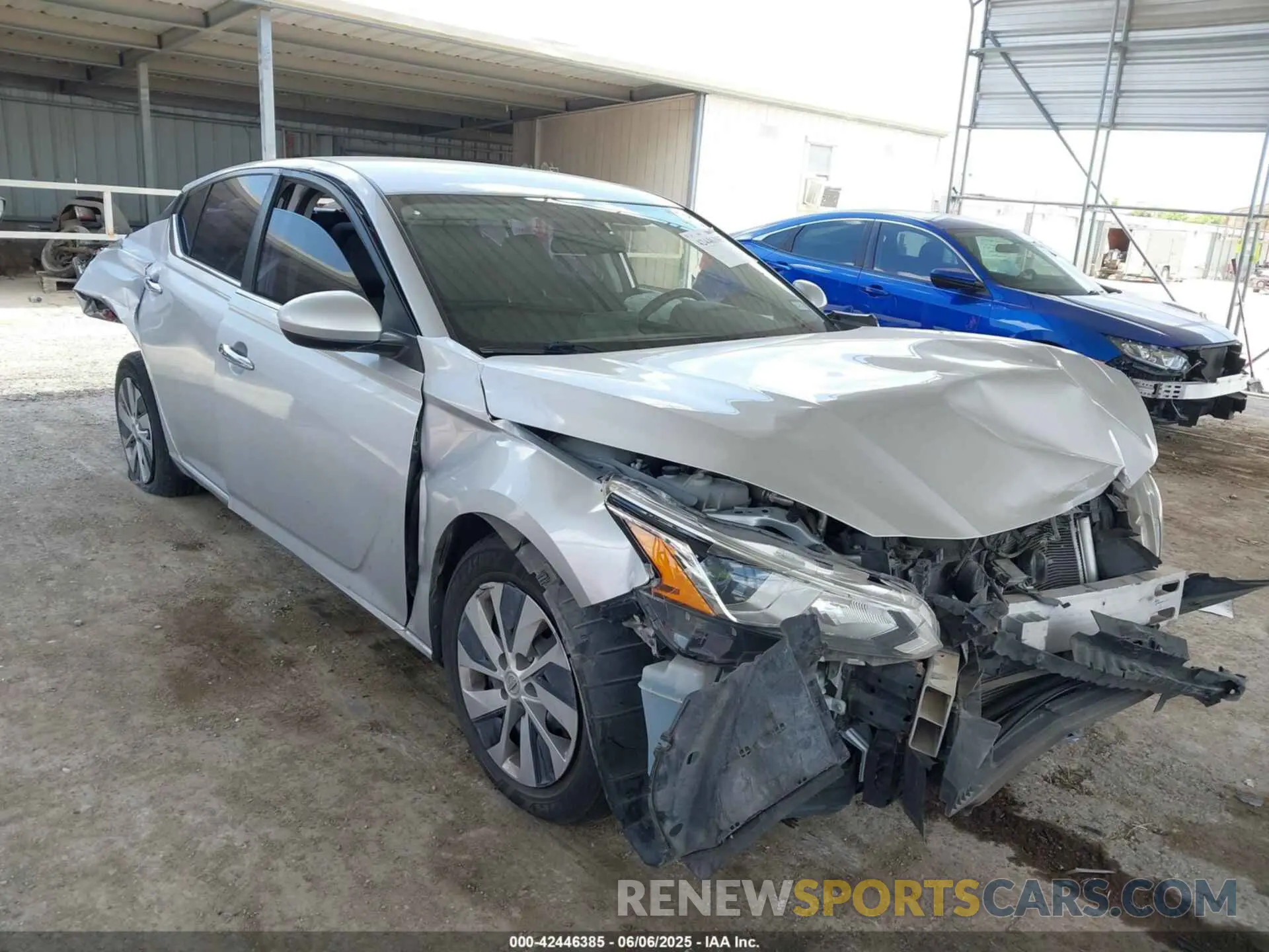 1 Photograph of a damaged car 1N4BL4BV1KC164543 NISSAN ALTIMA 2019
