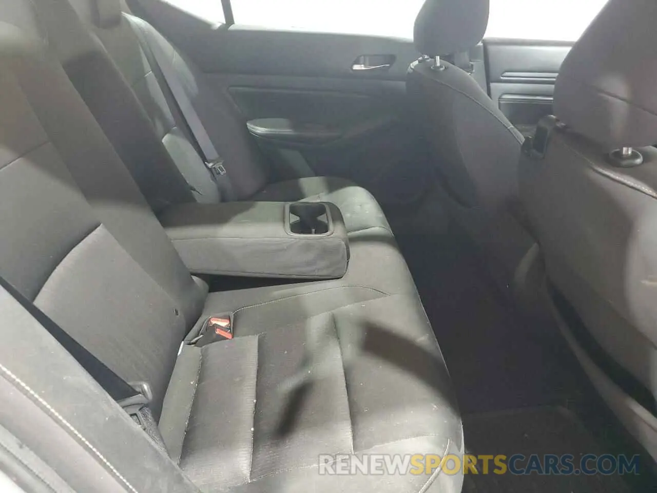 10 Photograph of a damaged car 1N4BL4BV1KC165269 NISSAN ALTIMA 2019