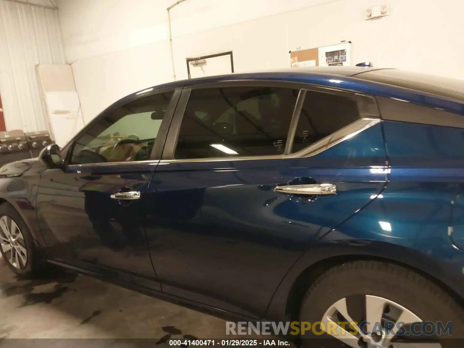 14 Photograph of a damaged car 1N4BL4BV1KC194626 NISSAN ALTIMA 2019