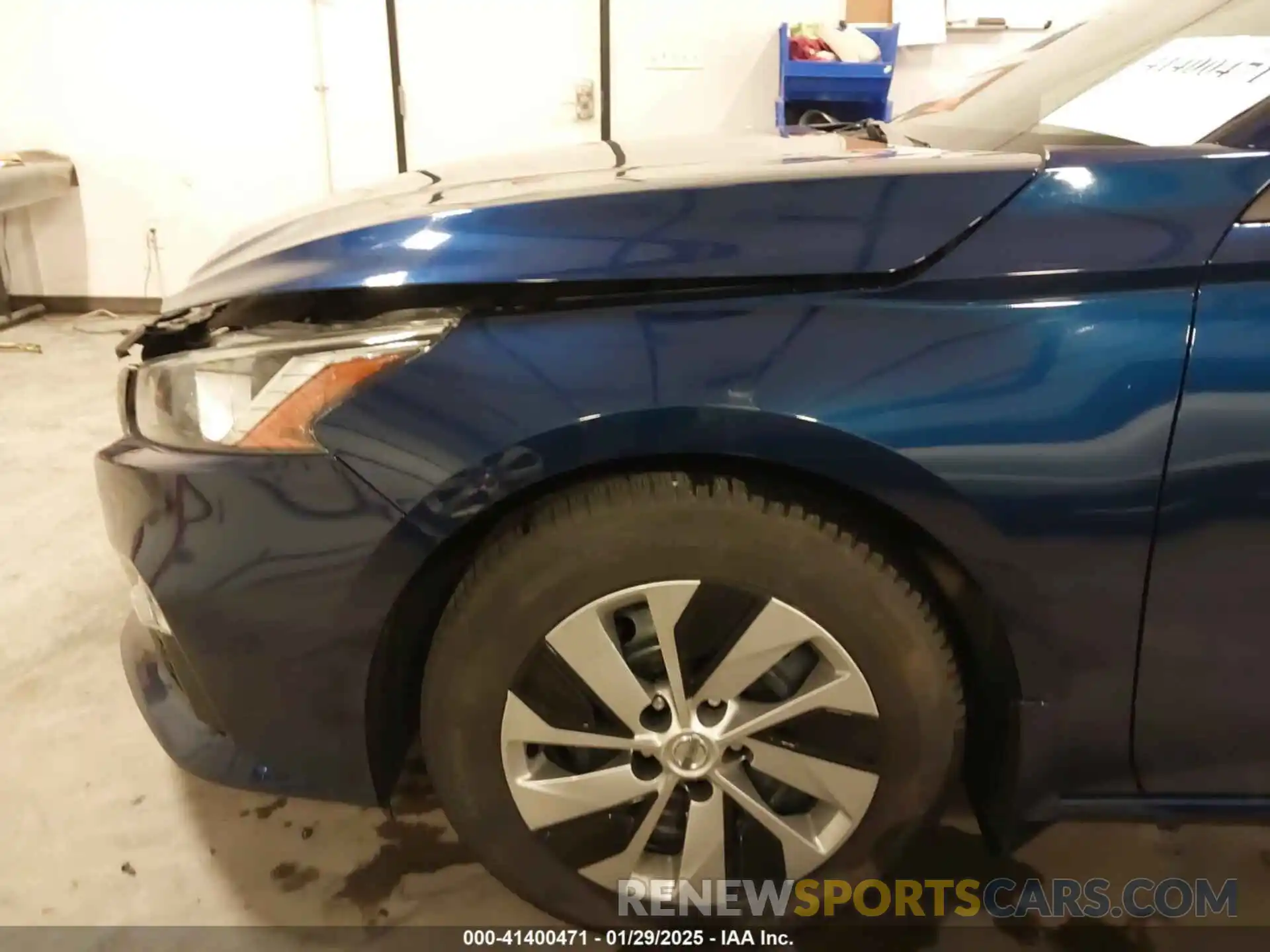 17 Photograph of a damaged car 1N4BL4BV1KC194626 NISSAN ALTIMA 2019