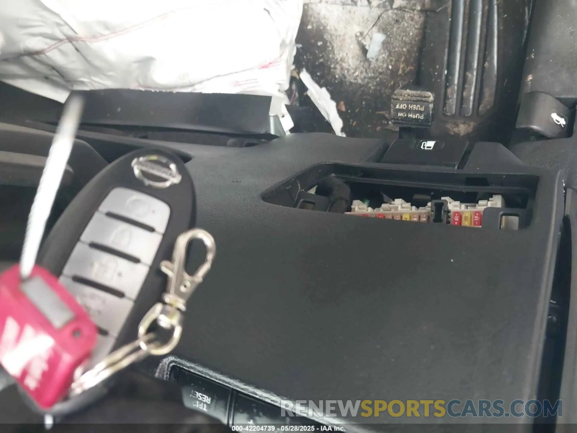 11 Photograph of a damaged car 1N4BL4BV1KC207343 NISSAN ALTIMA 2019