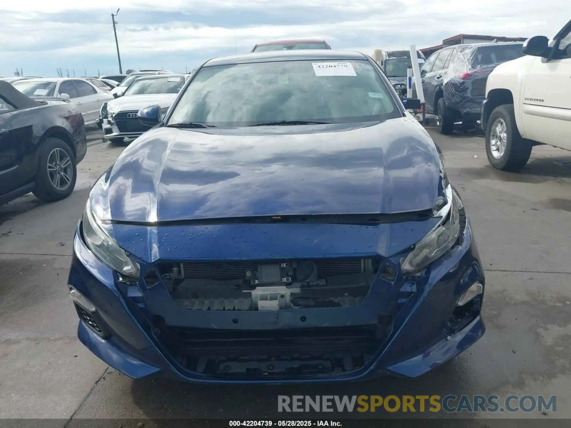 13 Photograph of a damaged car 1N4BL4BV1KC207343 NISSAN ALTIMA 2019