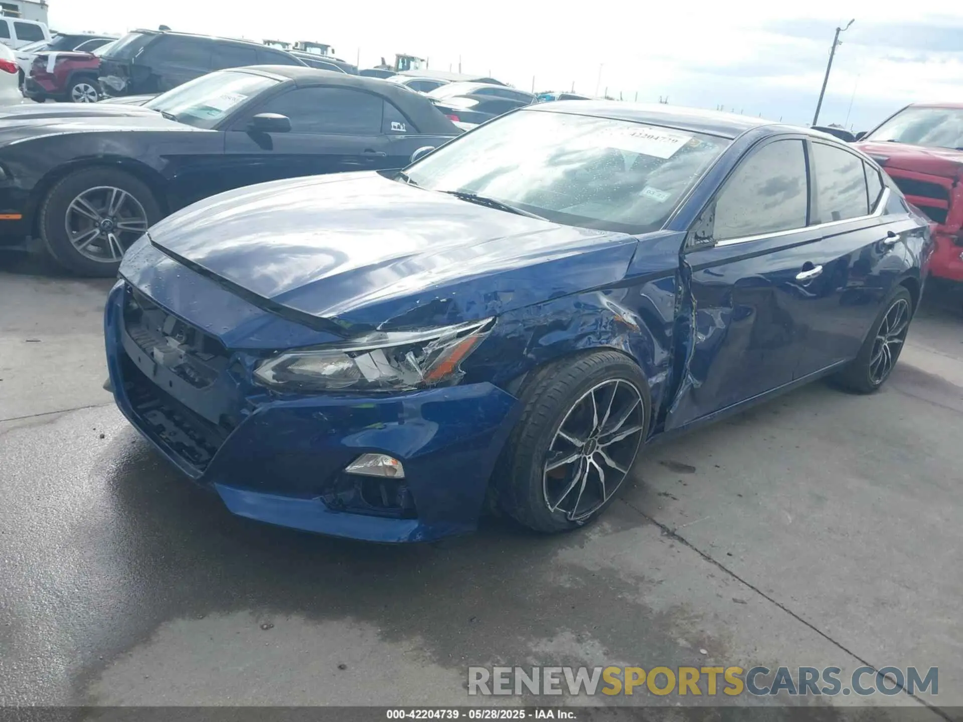 2 Photograph of a damaged car 1N4BL4BV1KC207343 NISSAN ALTIMA 2019