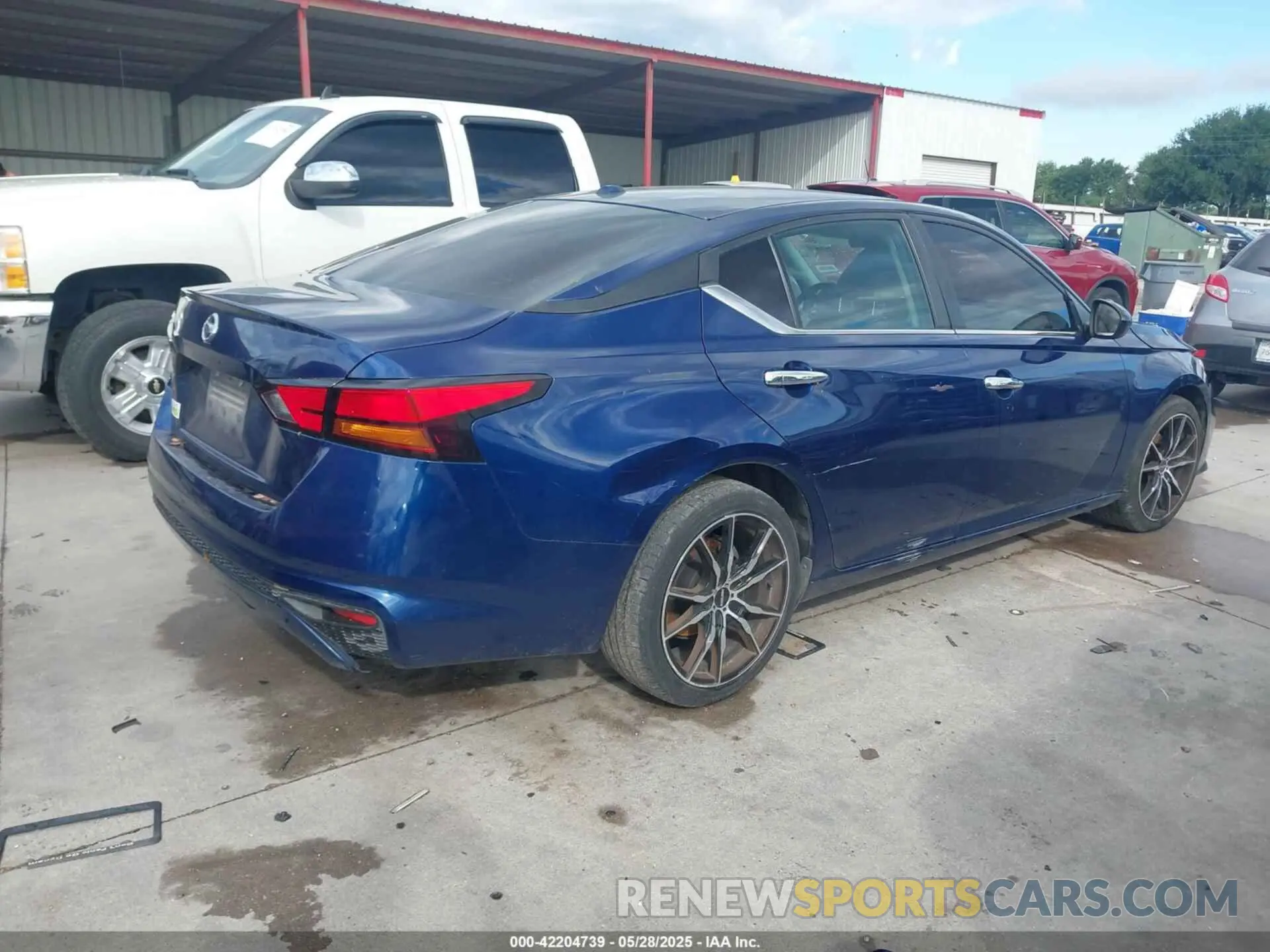 4 Photograph of a damaged car 1N4BL4BV1KC207343 NISSAN ALTIMA 2019