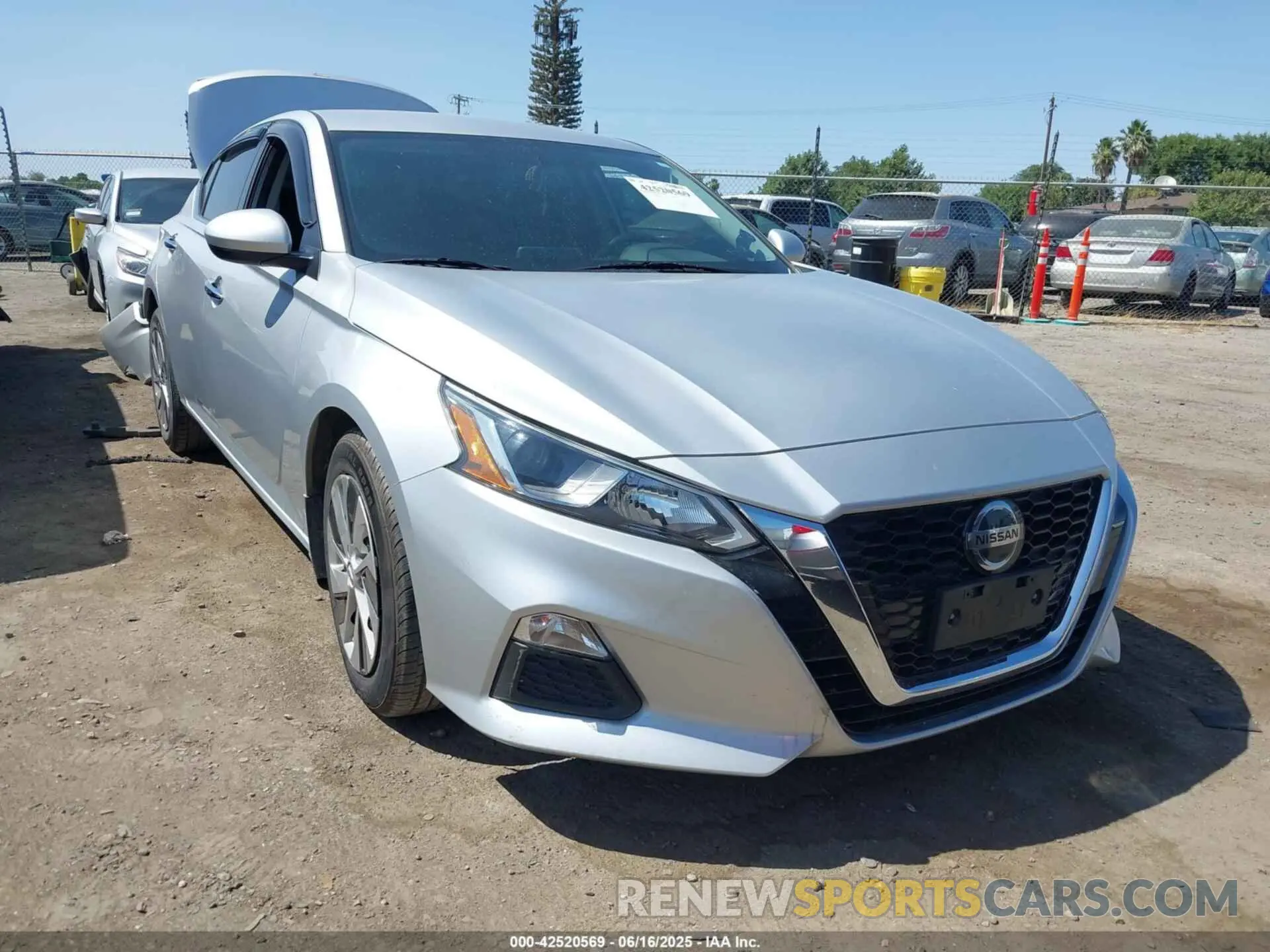 1 Photograph of a damaged car 1N4BL4BV1KC216057 NISSAN ALTIMA 2019
