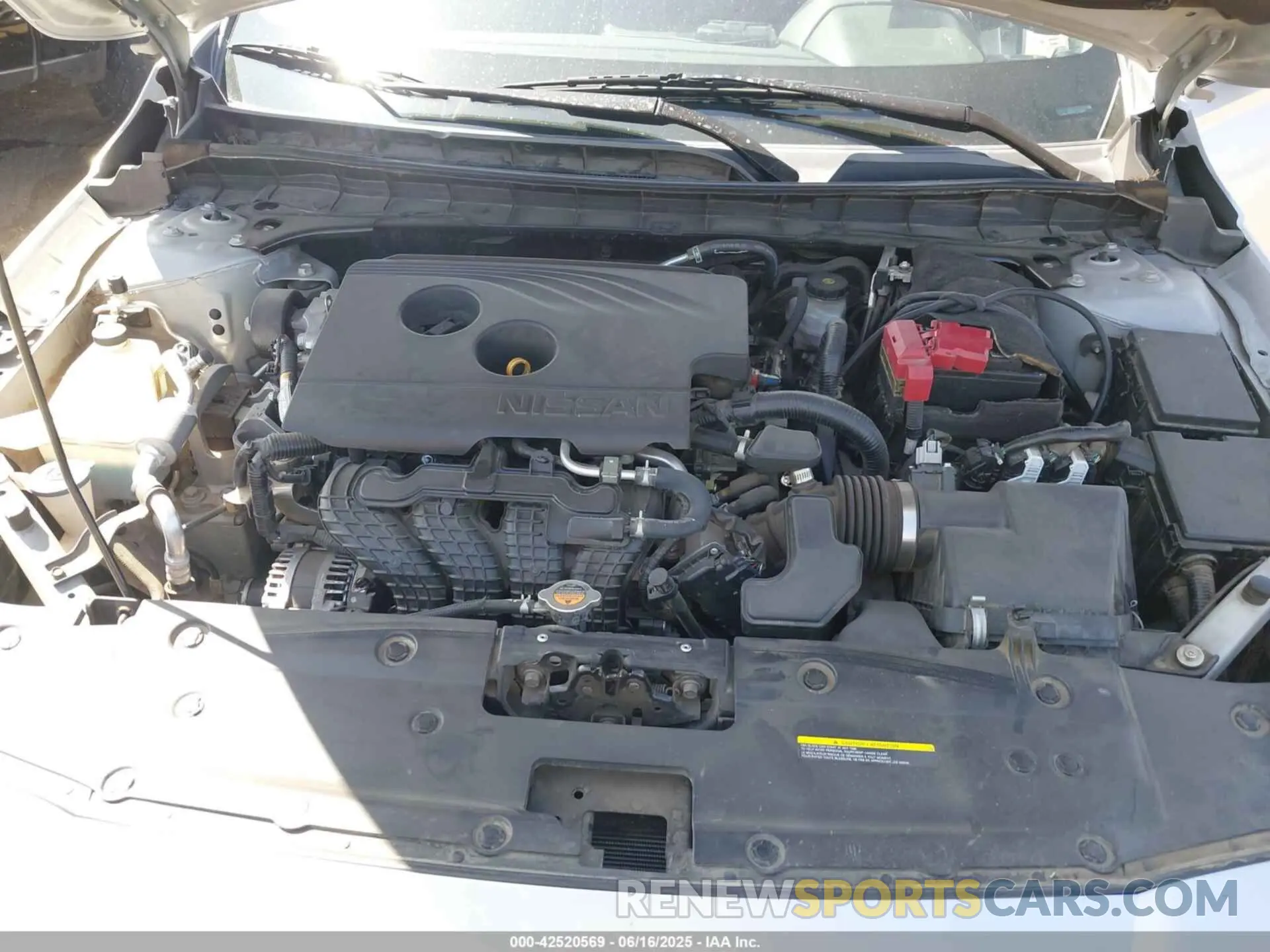 10 Photograph of a damaged car 1N4BL4BV1KC216057 NISSAN ALTIMA 2019