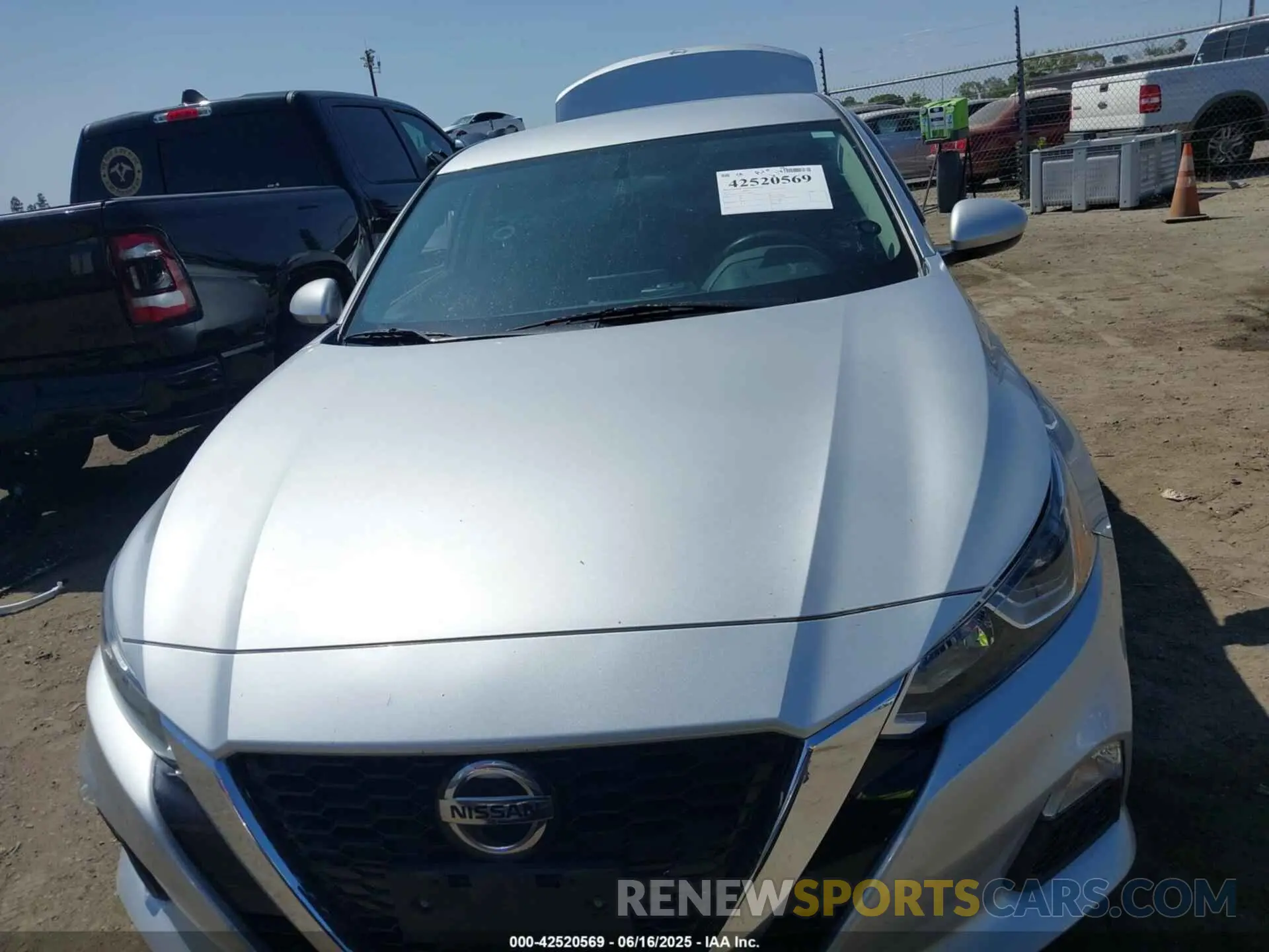 13 Photograph of a damaged car 1N4BL4BV1KC216057 NISSAN ALTIMA 2019
