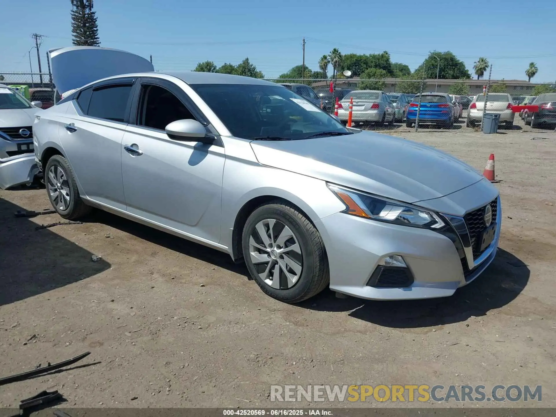 14 Photograph of a damaged car 1N4BL4BV1KC216057 NISSAN ALTIMA 2019