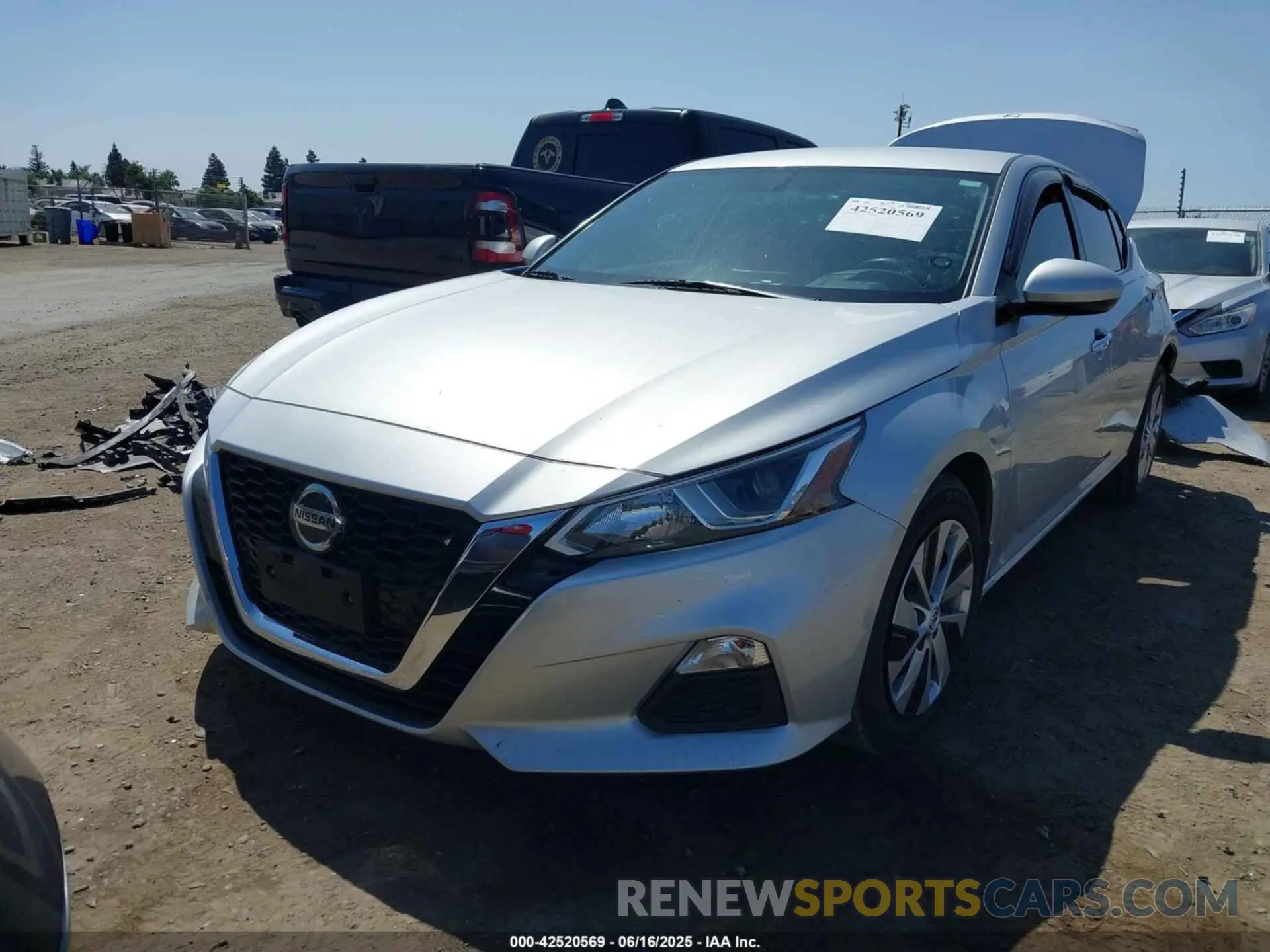 2 Photograph of a damaged car 1N4BL4BV1KC216057 NISSAN ALTIMA 2019