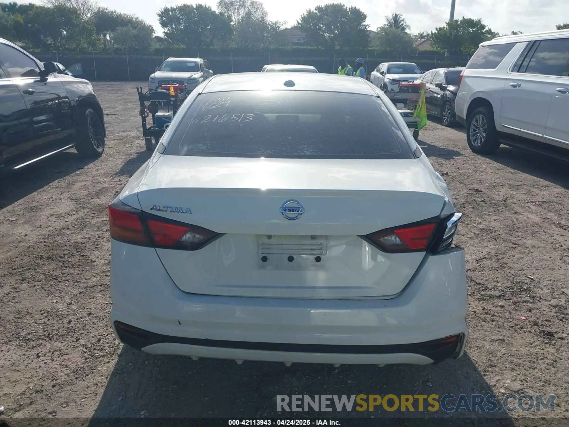 16 Photograph of a damaged car 1N4BL4BV1KC216513 NISSAN ALTIMA 2019
