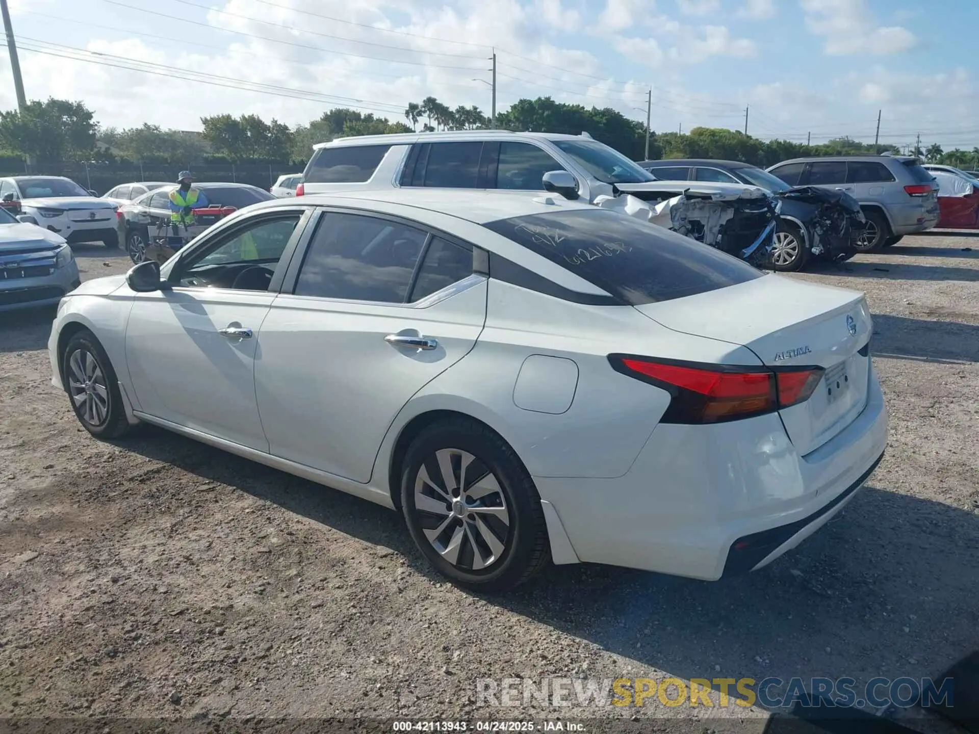 3 Photograph of a damaged car 1N4BL4BV1KC216513 NISSAN ALTIMA 2019
