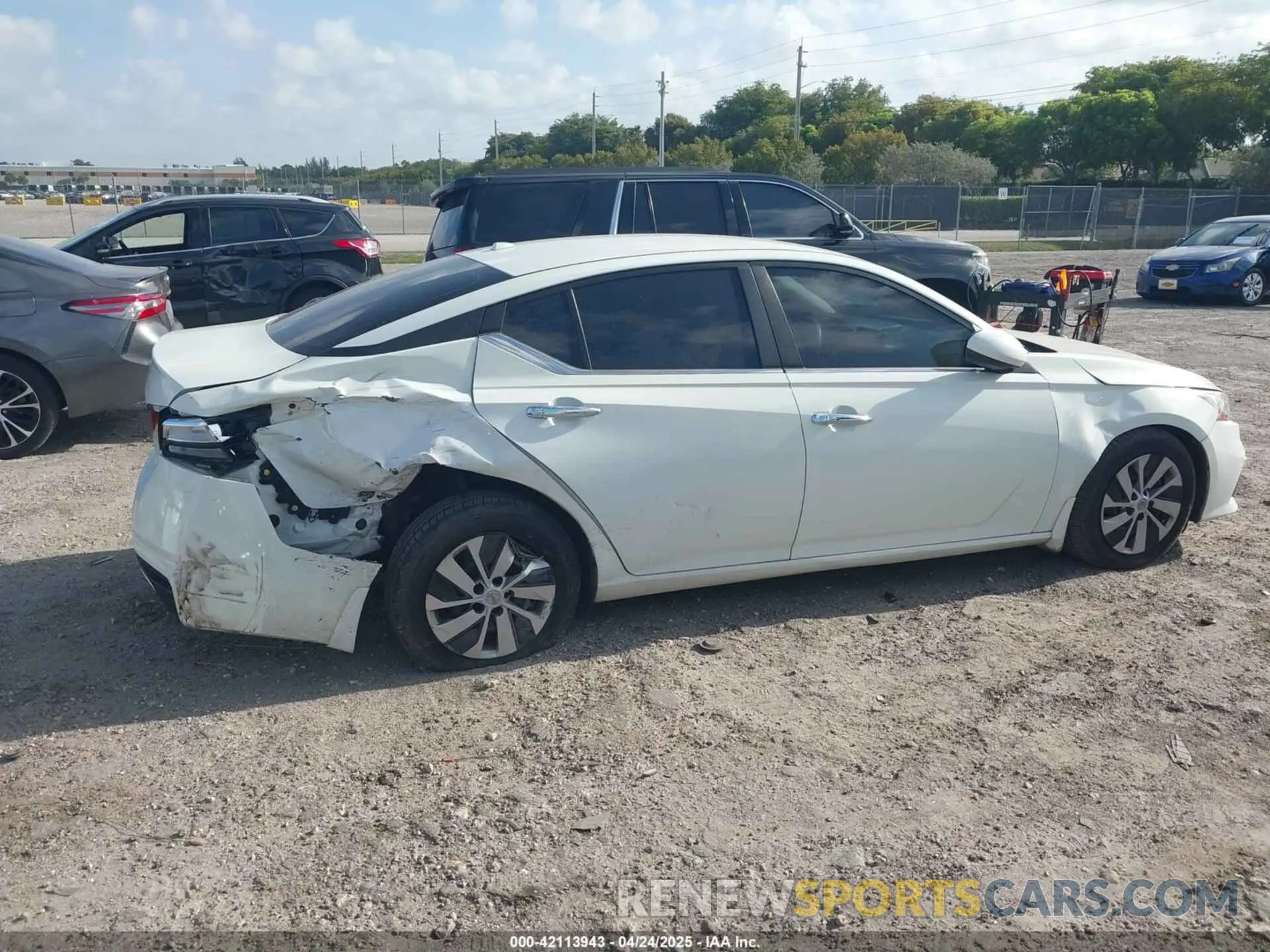 6 Photograph of a damaged car 1N4BL4BV1KC216513 NISSAN ALTIMA 2019