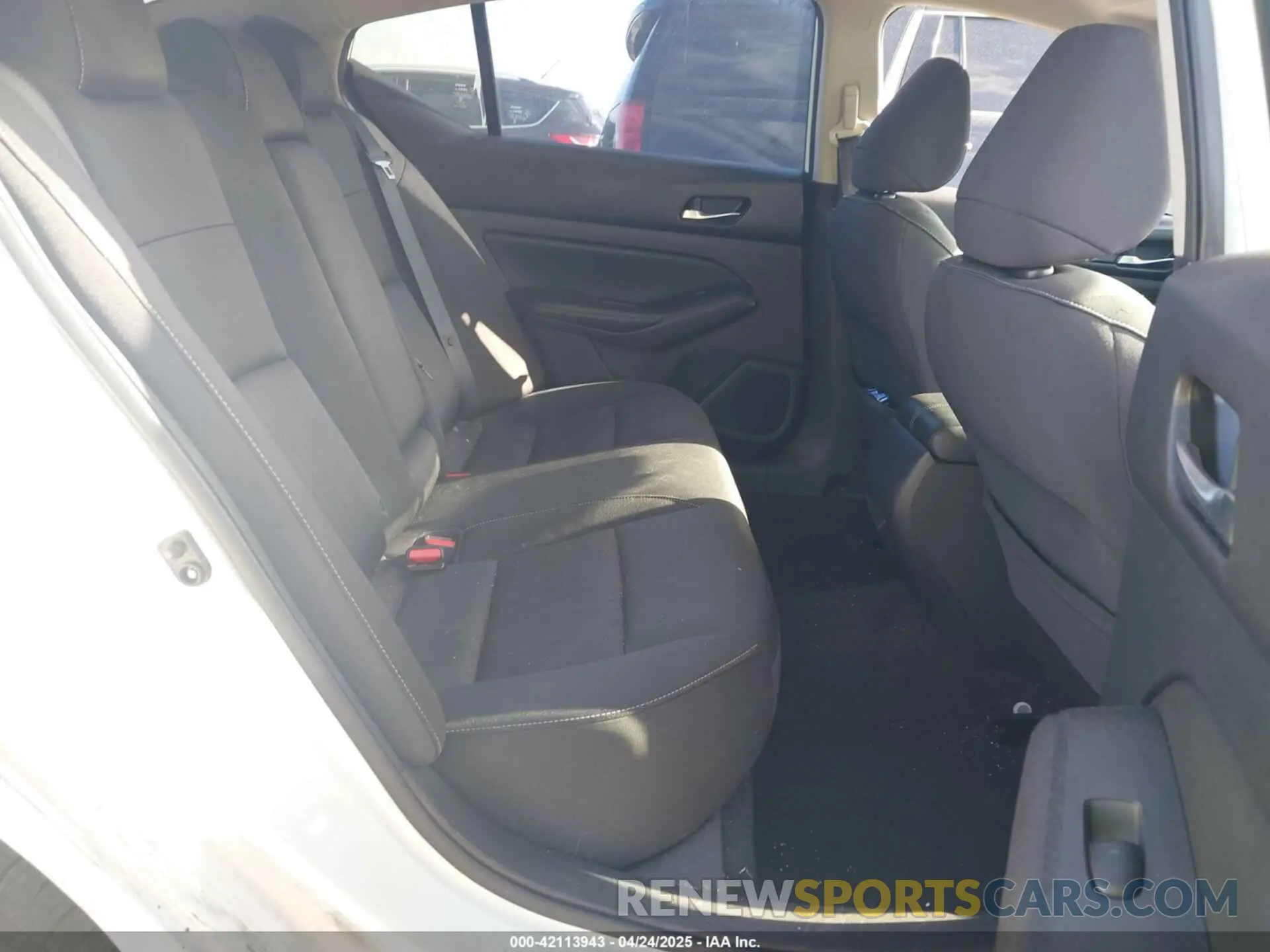 8 Photograph of a damaged car 1N4BL4BV1KC216513 NISSAN ALTIMA 2019