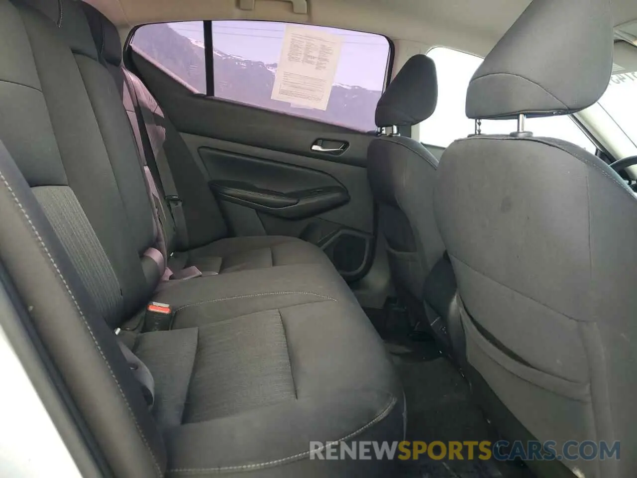 10 Photograph of a damaged car 1N4BL4BV1KC239256 NISSAN ALTIMA 2019