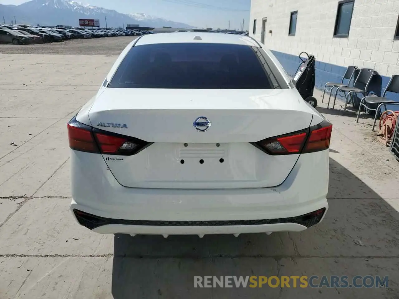 6 Photograph of a damaged car 1N4BL4BV1KC239256 NISSAN ALTIMA 2019