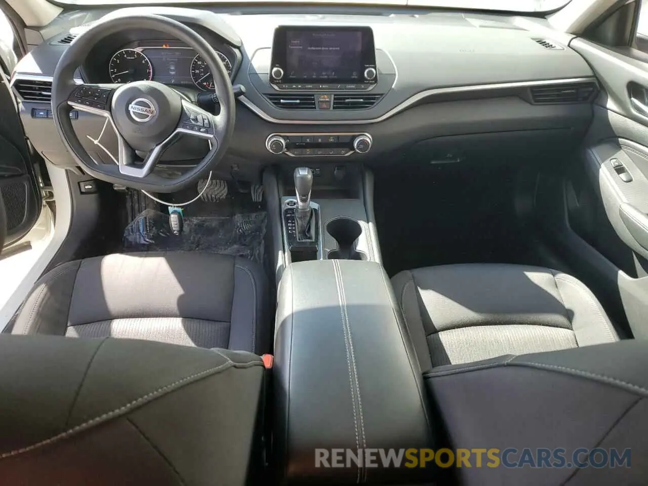 8 Photograph of a damaged car 1N4BL4BV1KC239256 NISSAN ALTIMA 2019