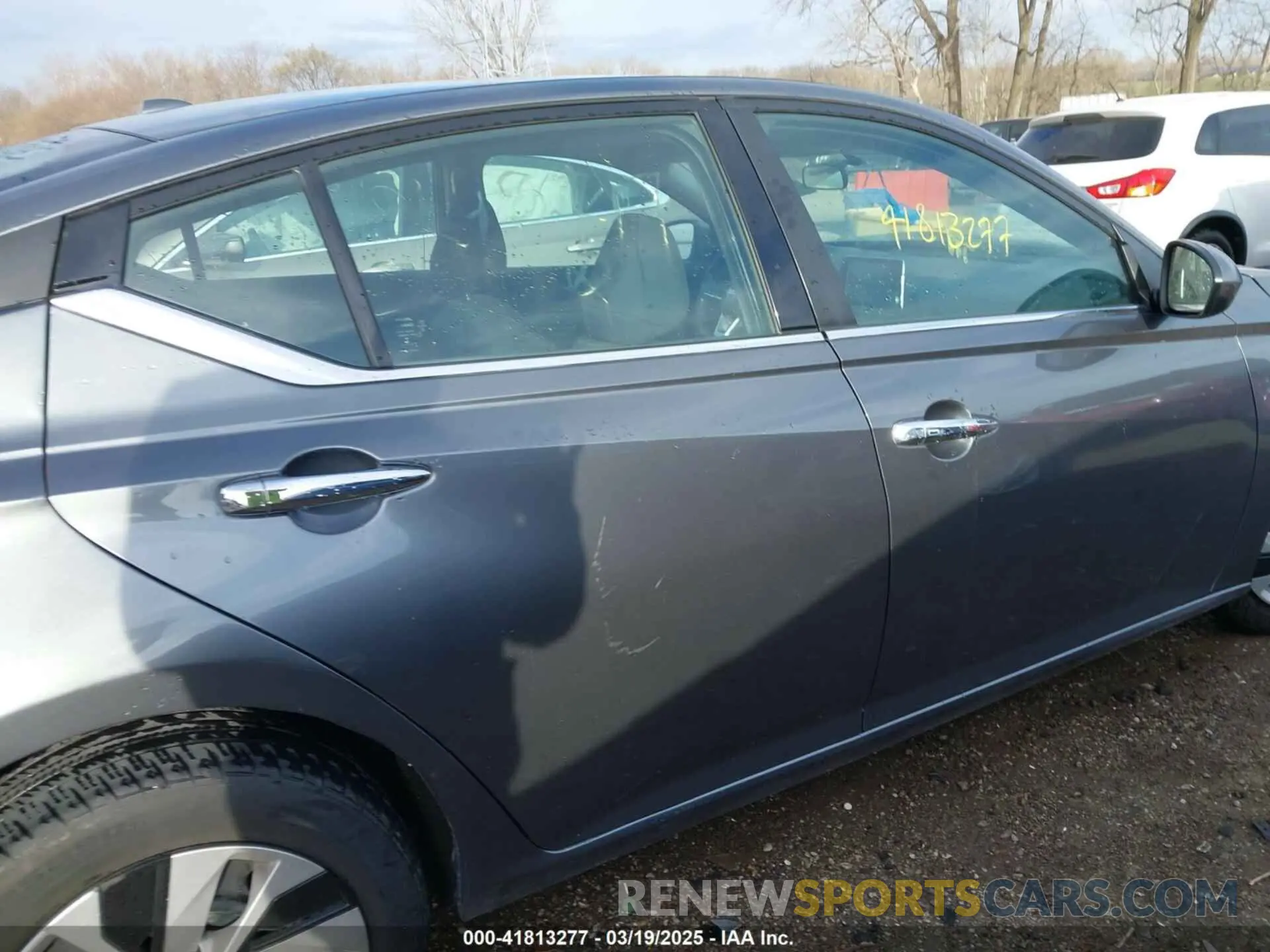 13 Photograph of a damaged car 1N4BL4BV1KC248717 NISSAN ALTIMA 2019