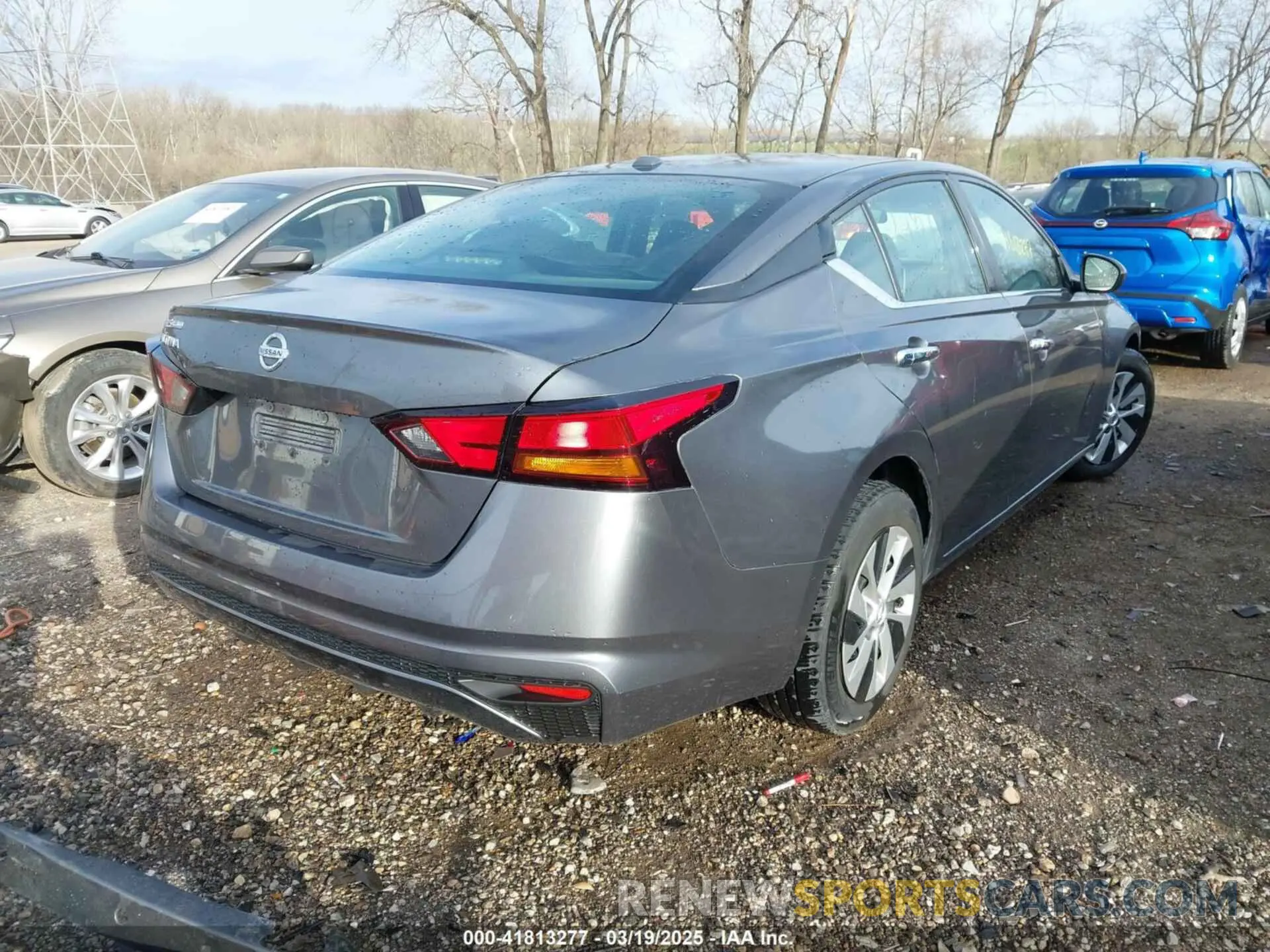 4 Photograph of a damaged car 1N4BL4BV1KC248717 NISSAN ALTIMA 2019