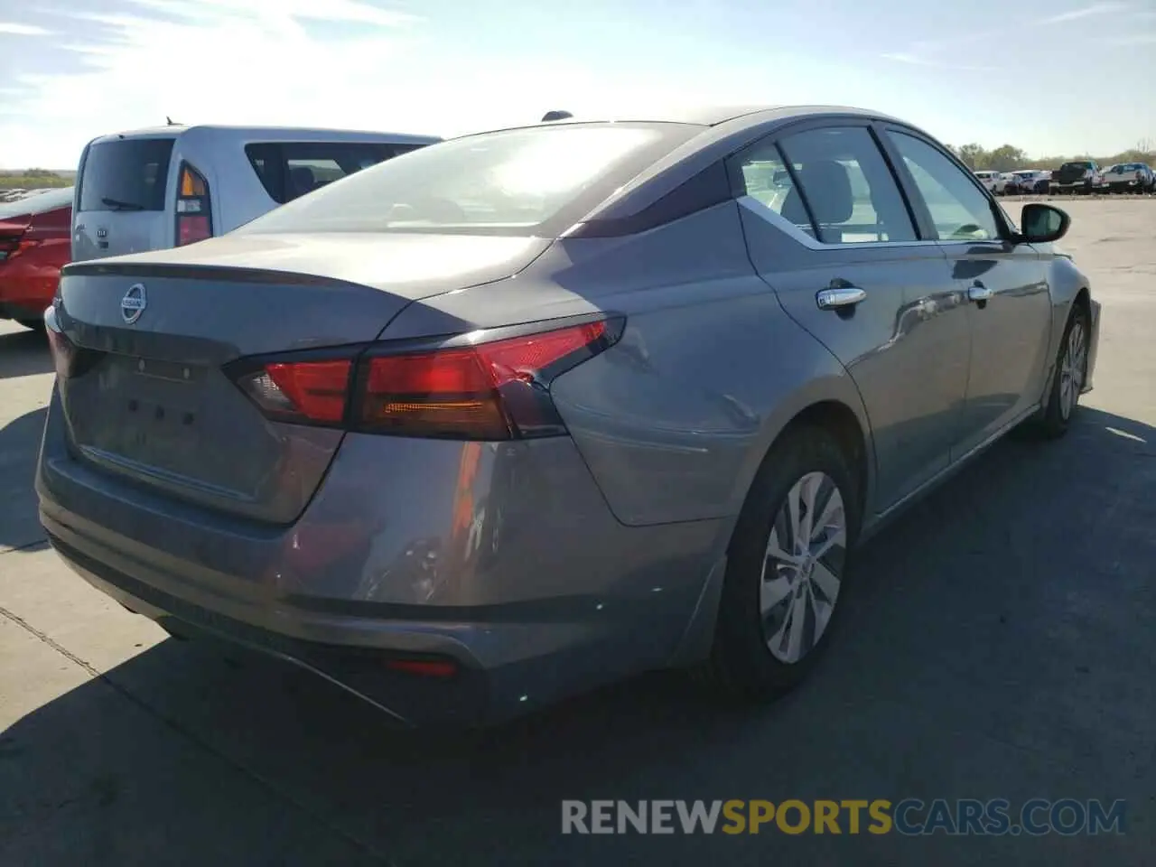 4 Photograph of a damaged car 1N4BL4BV1KN300576 NISSAN ALTIMA 2019